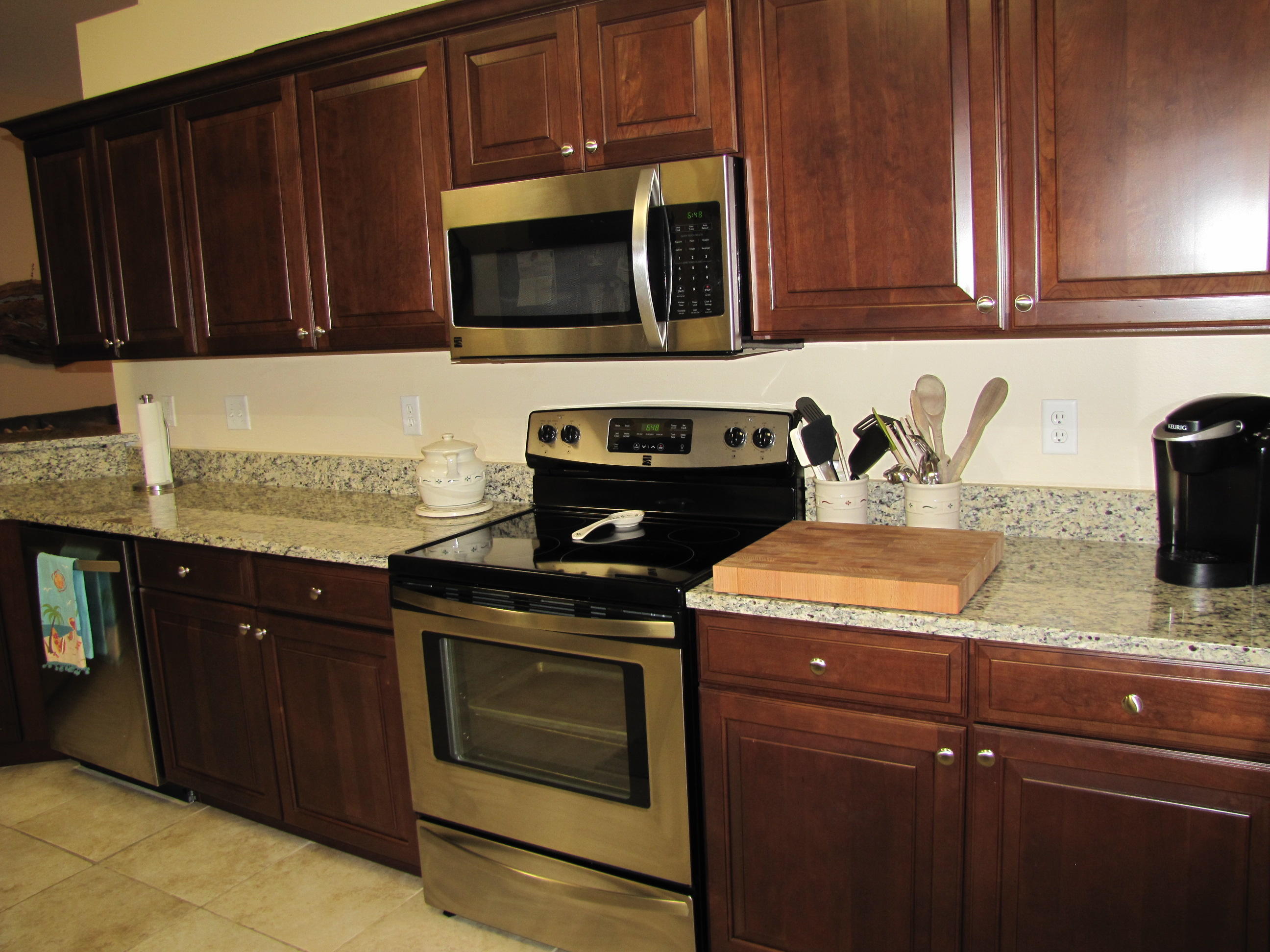 PARADISE RETREAT - Residential Lease