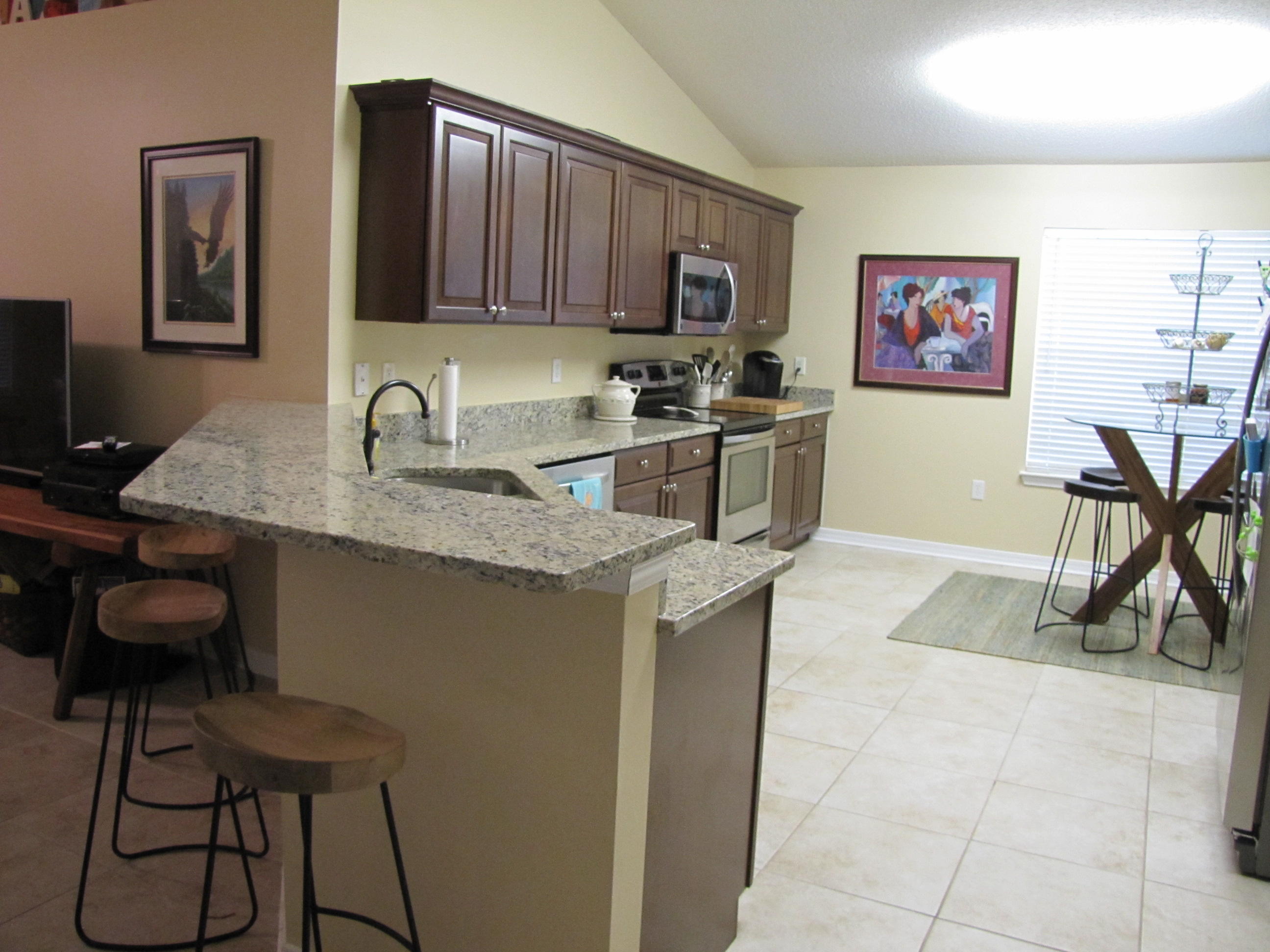 PARADISE RETREAT - Residential Lease