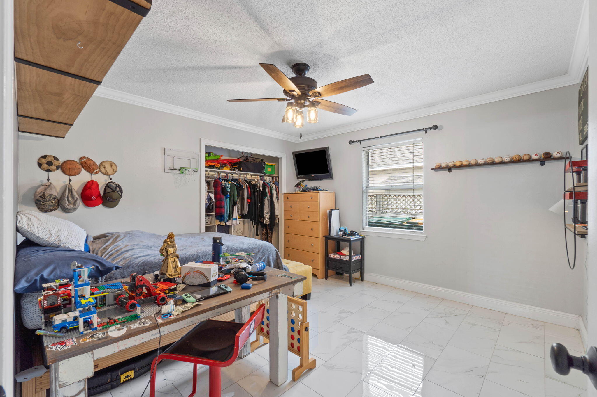 BAYVIEW MANOR - Residential