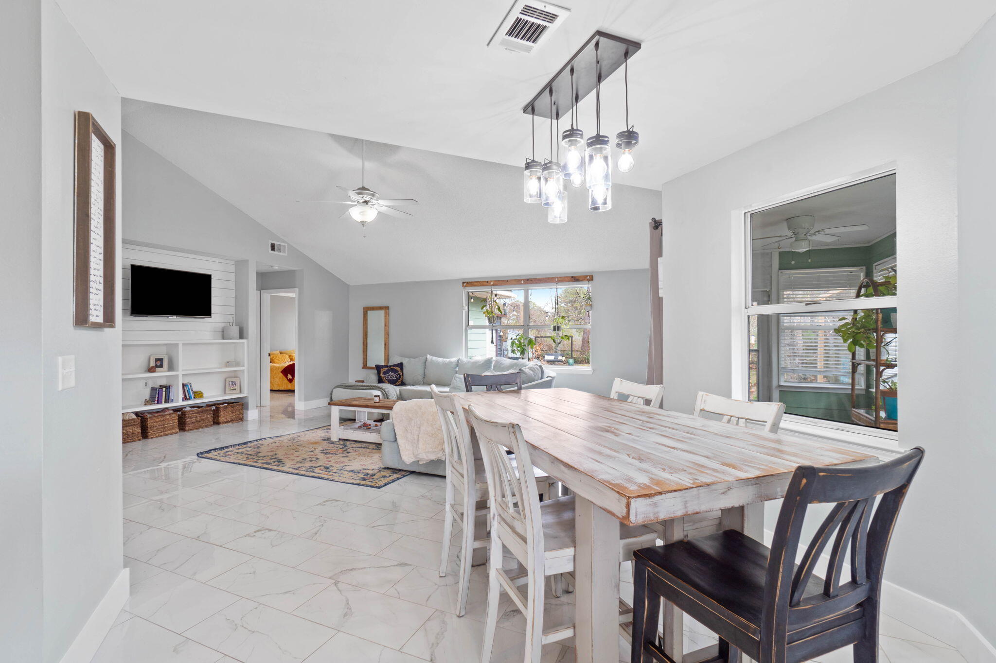 BAYVIEW MANOR - Residential