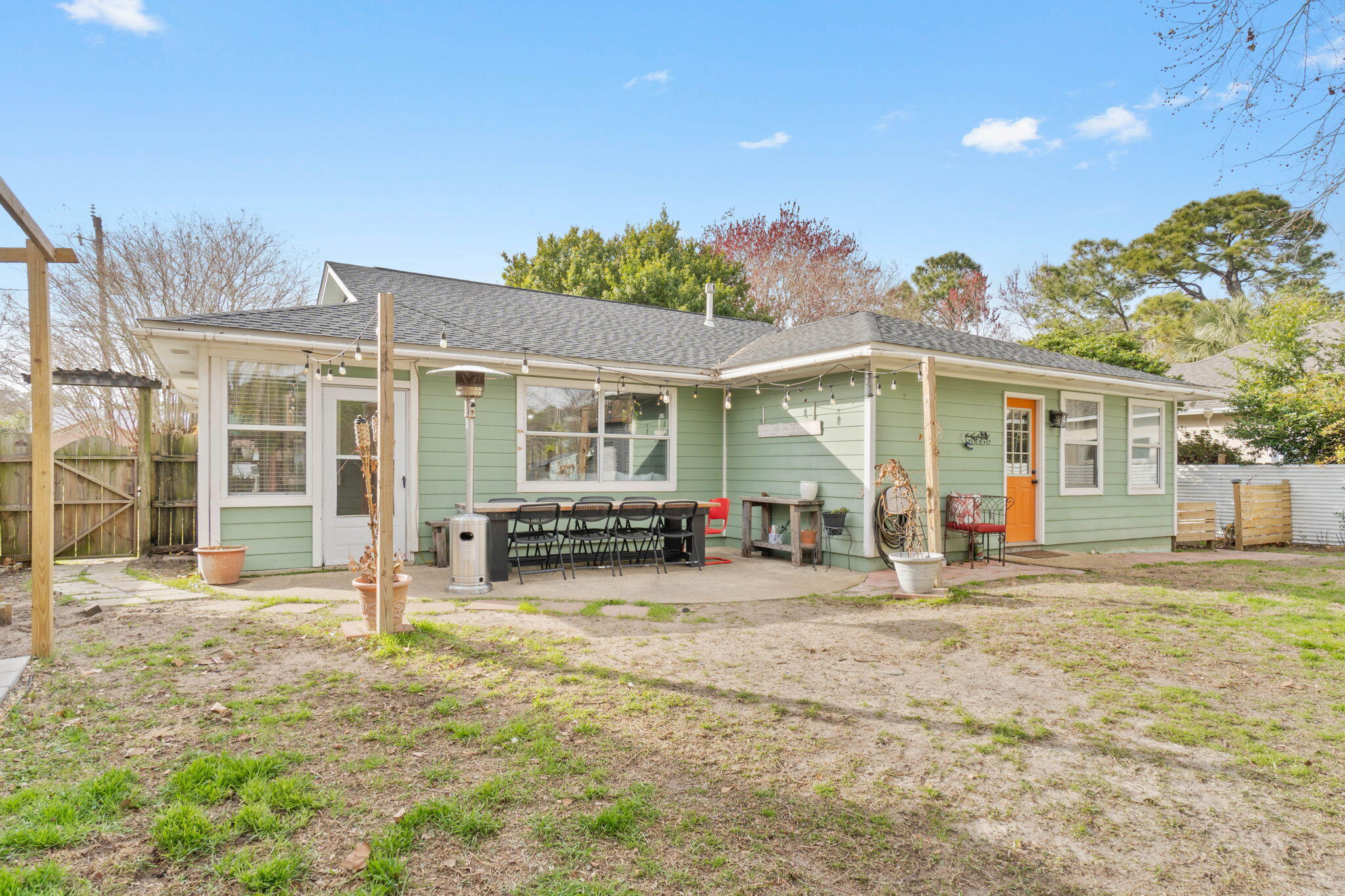 BAYVIEW MANOR - Residential