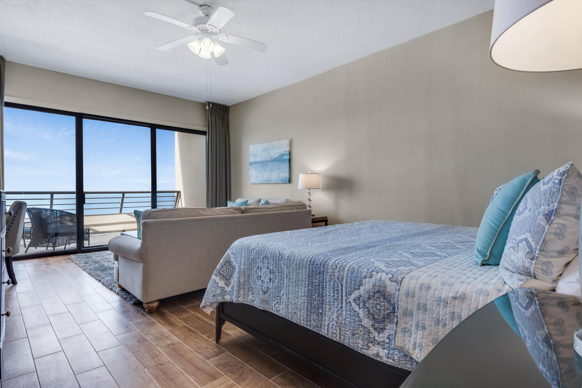 EMERALD TOWERS CONDO - Residential