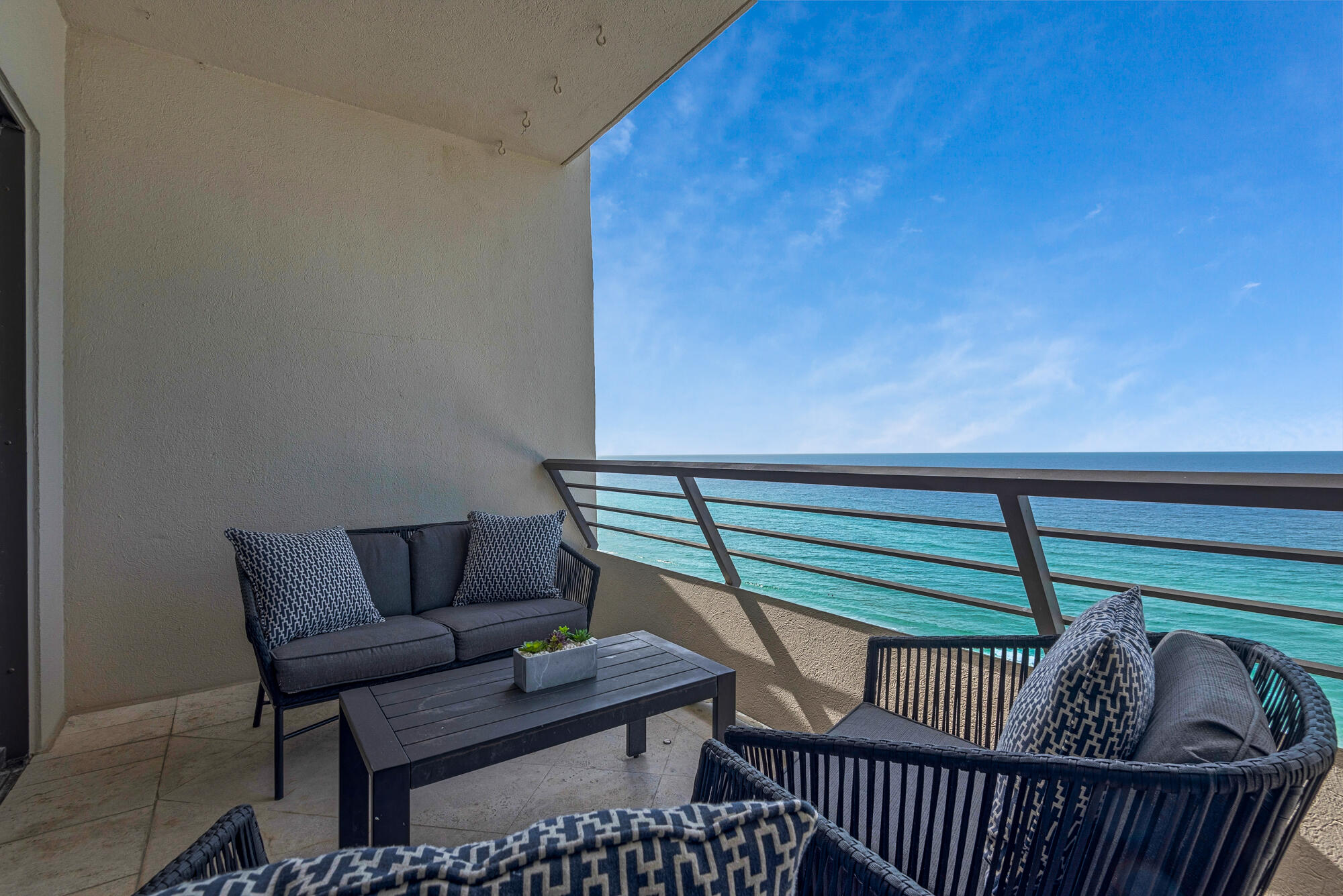 EMERALD TOWERS CONDO - Residential
