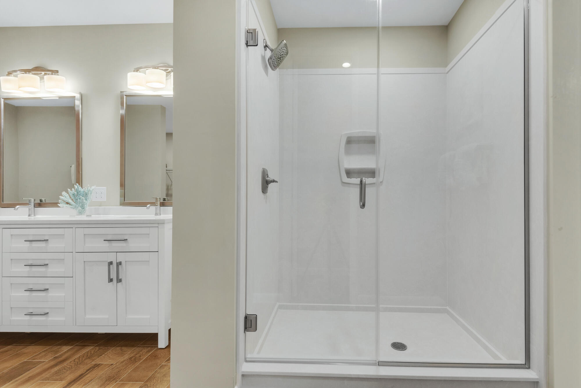 EMERALD TOWERS CONDO - Residential