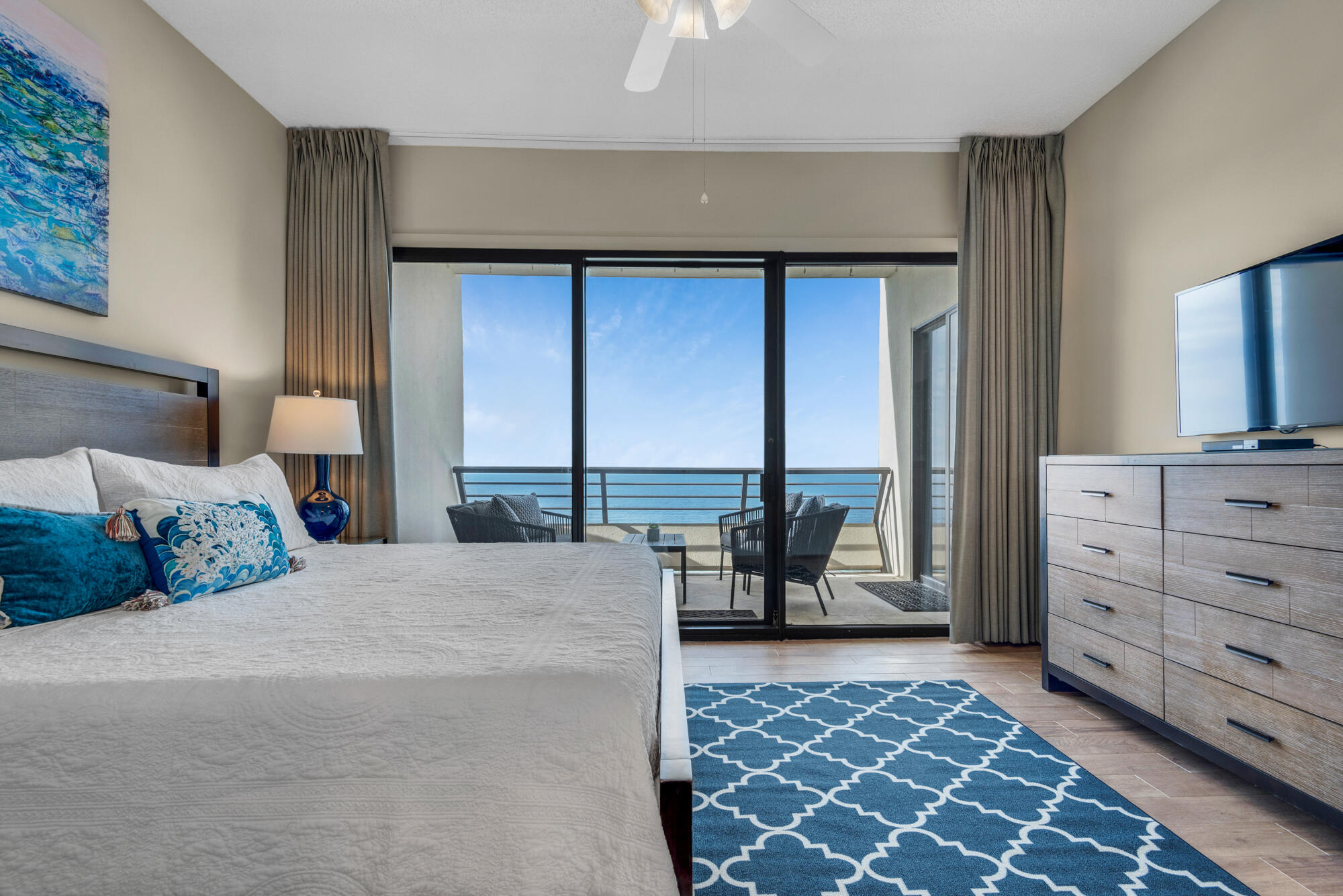 EMERALD TOWERS CONDO - Residential