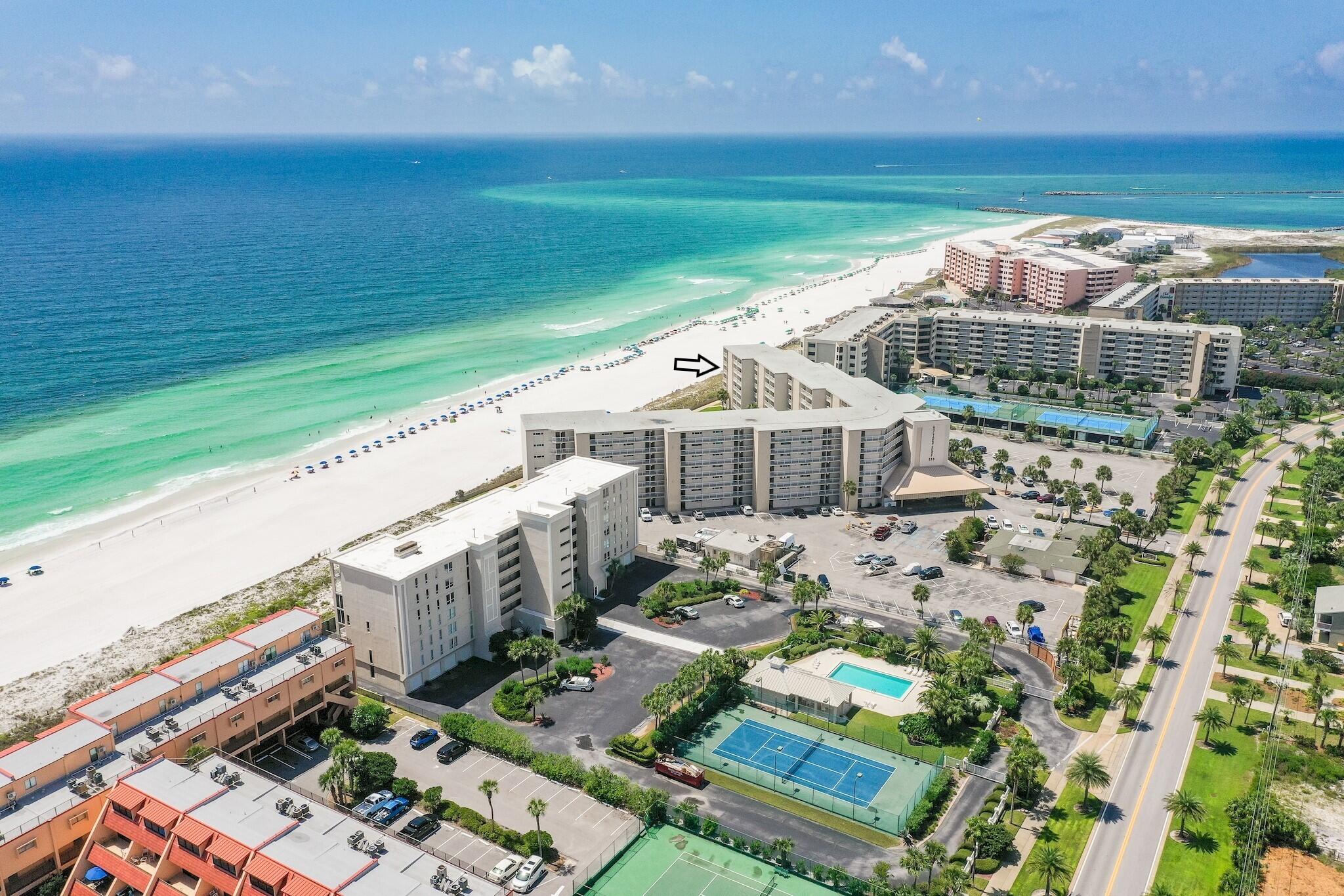 HOLIDAY SURF & RACQUET CLUB - Residential
