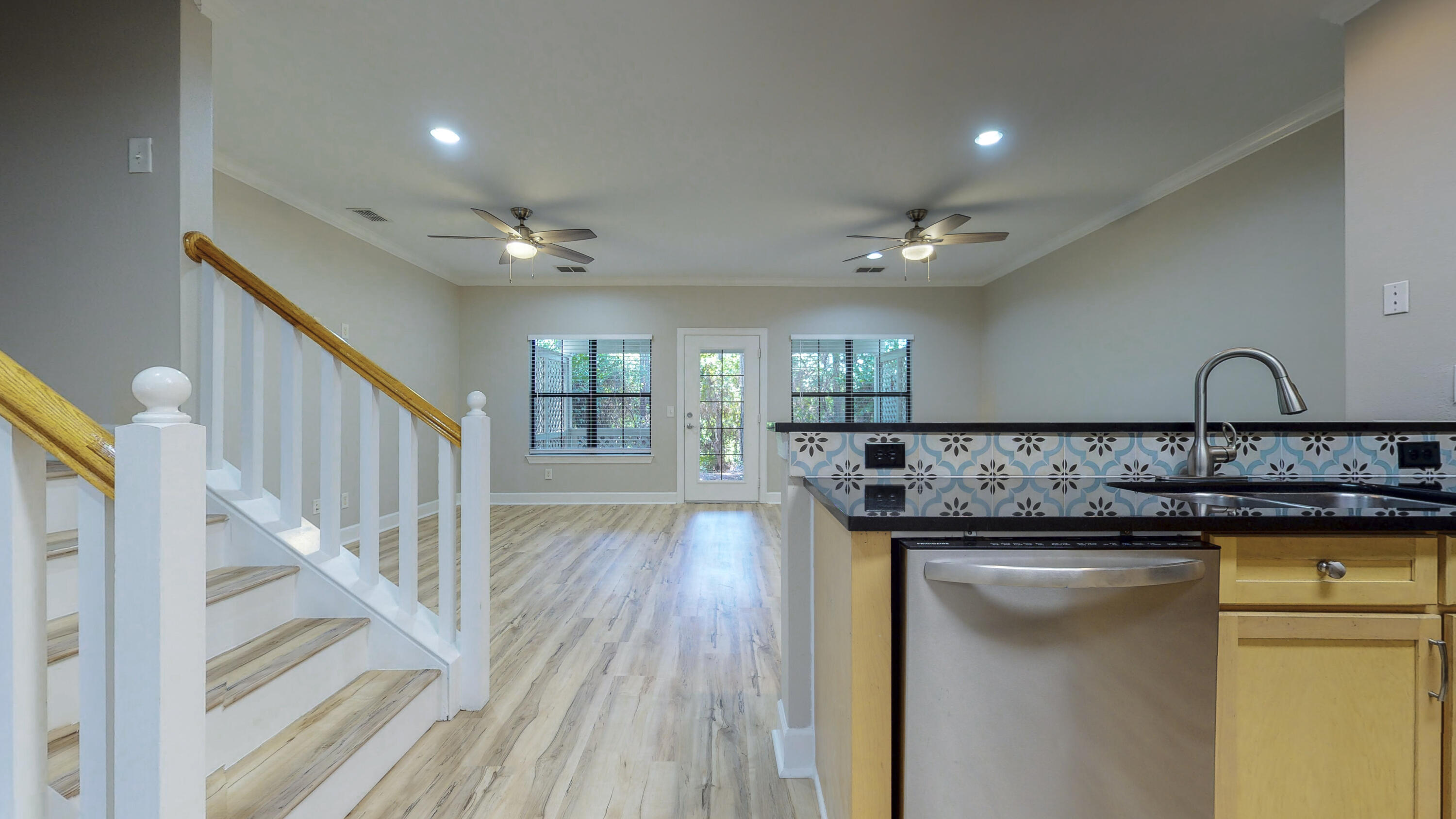 SOUTH HAVEN TOWNHOMES - Residential Lease