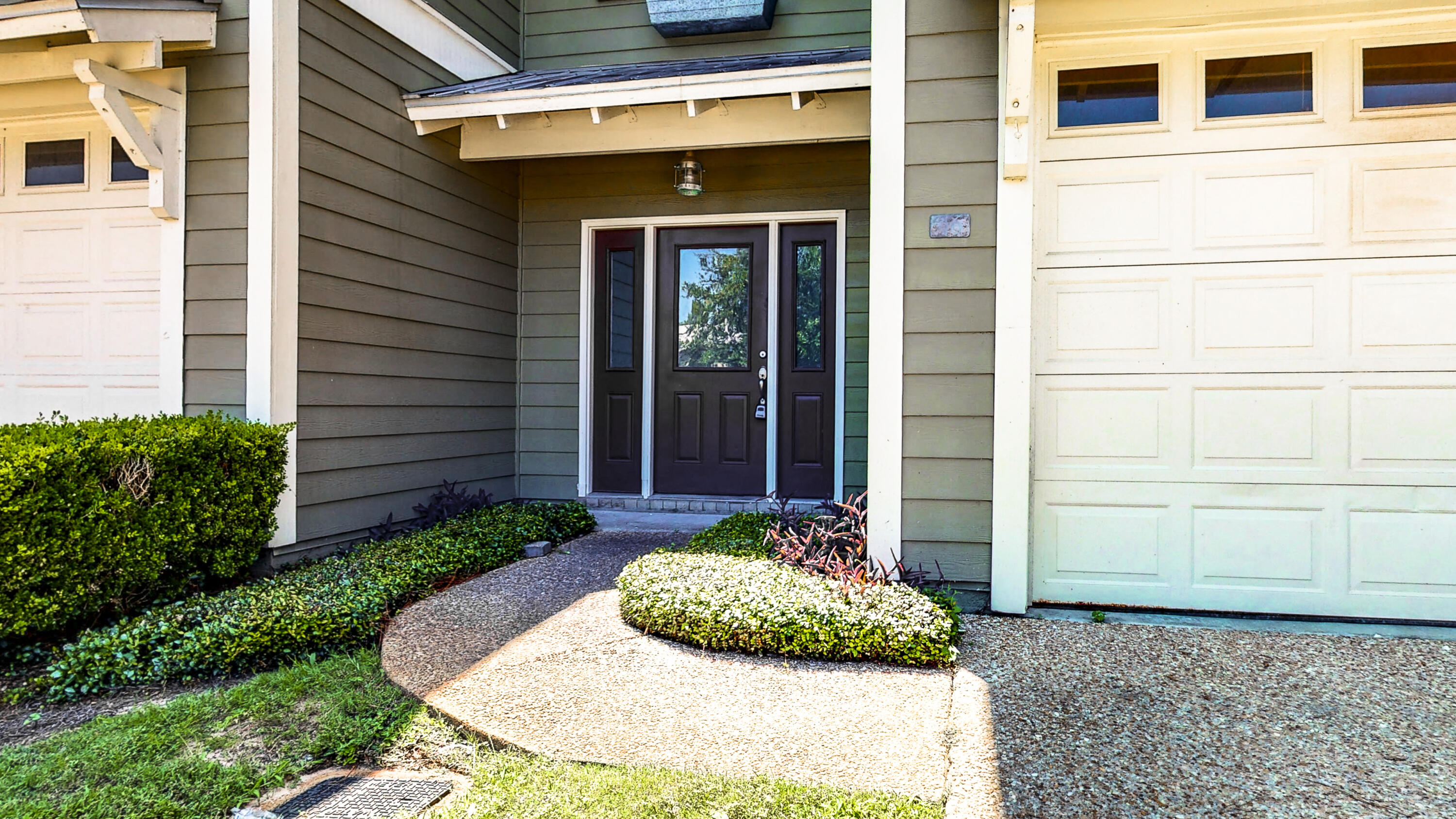 SOUTH HAVEN TOWNHOMES - Residential Lease