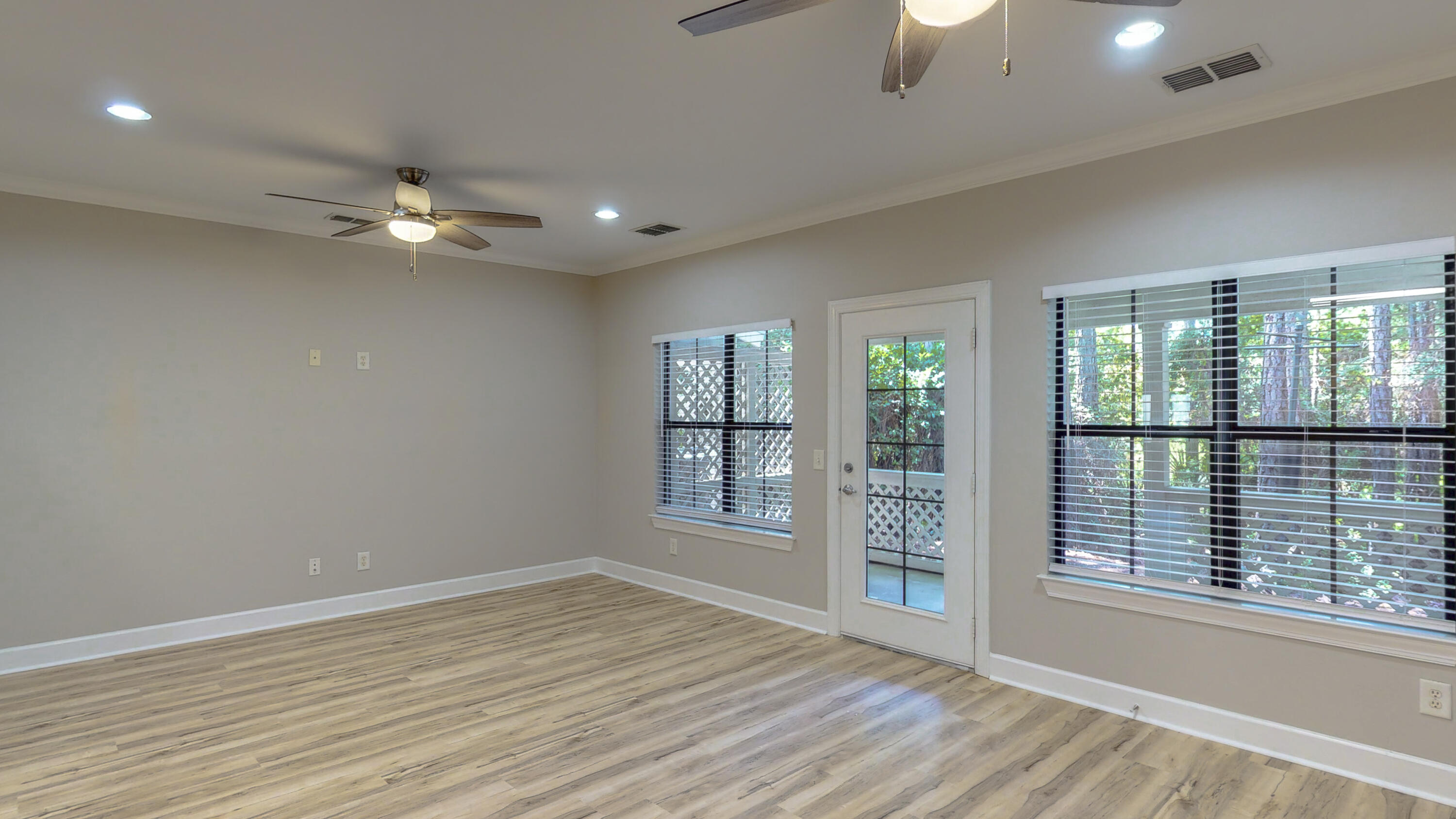 SOUTH HAVEN TOWNHOMES - Residential Lease