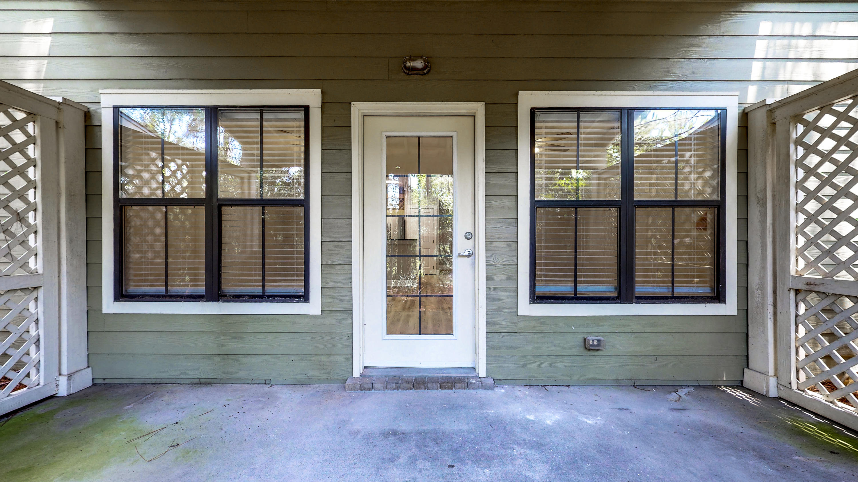 SOUTH HAVEN TOWNHOMES - Residential Lease