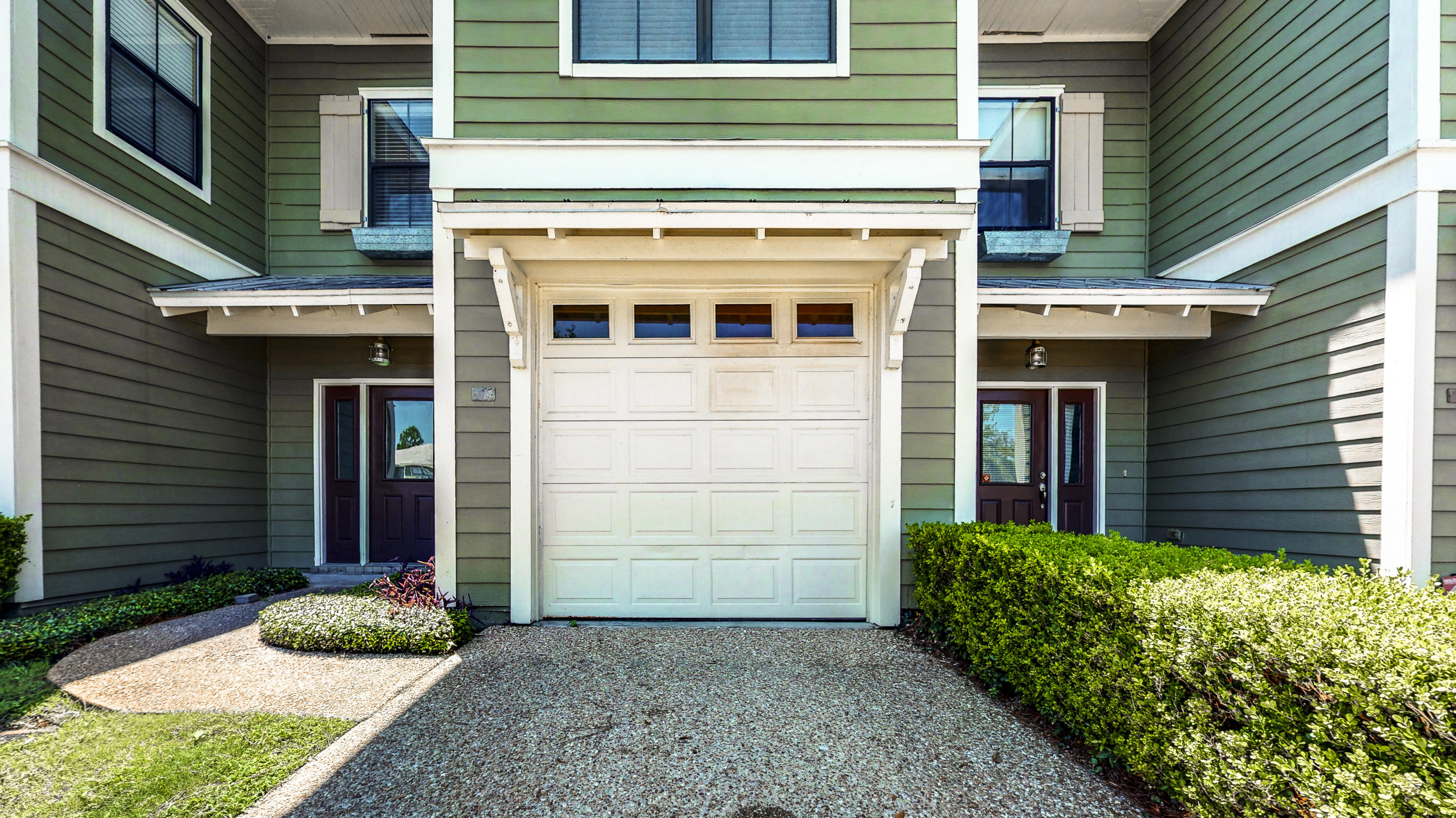 SOUTH HAVEN TOWNHOMES - Residential Lease