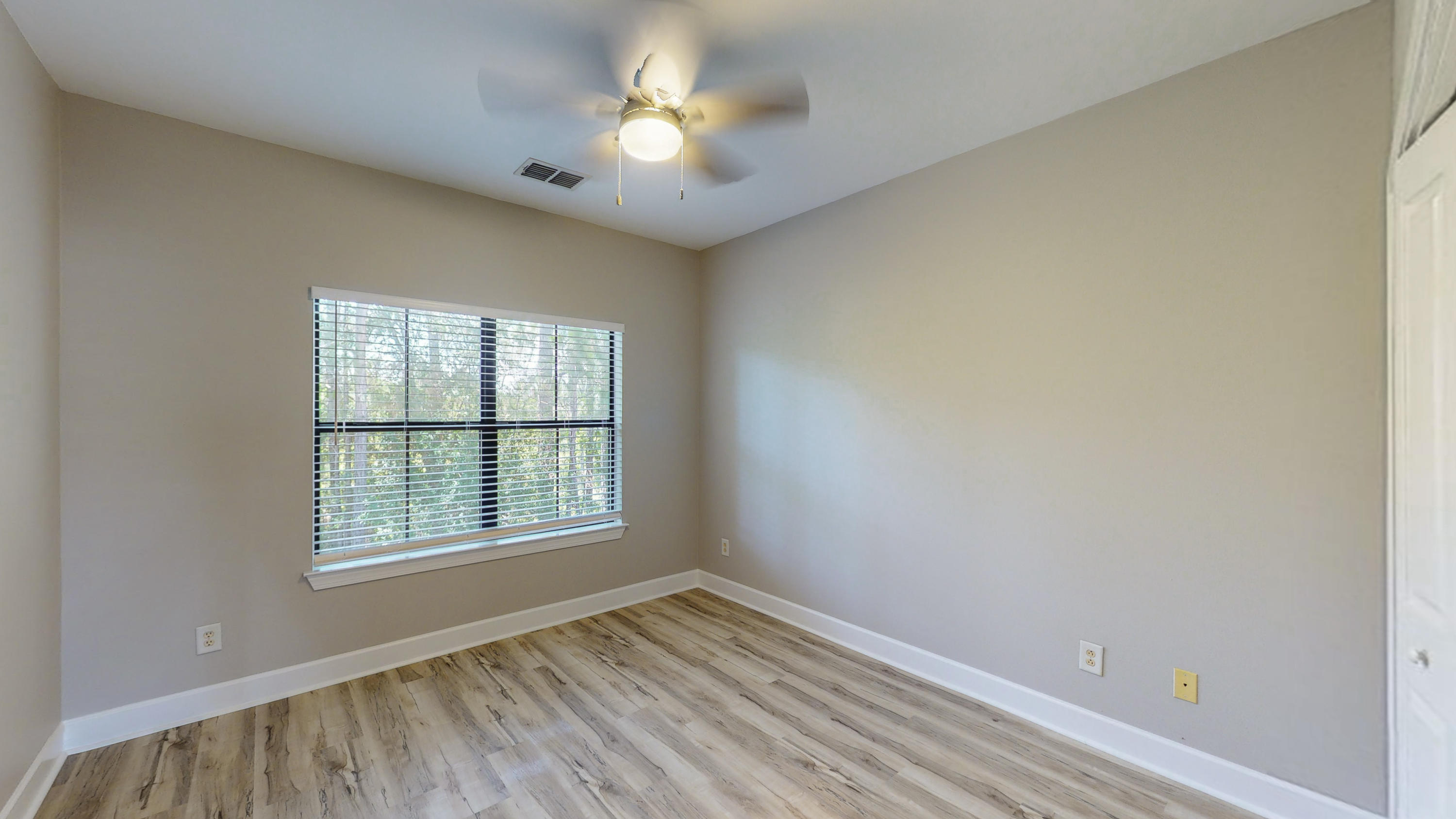 SOUTH HAVEN TOWNHOMES - Residential Lease