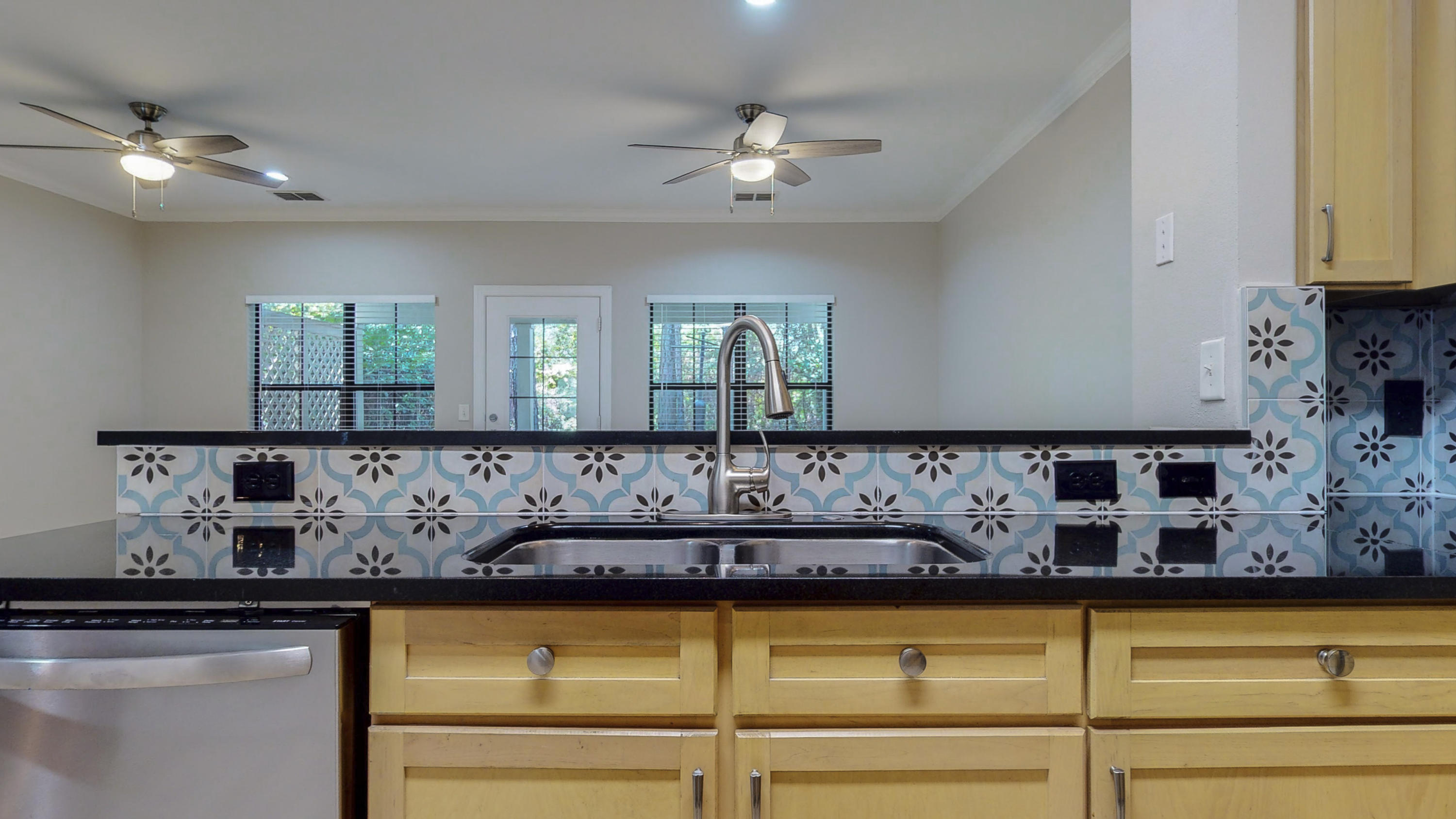 SOUTH HAVEN TOWNHOMES - Residential Lease