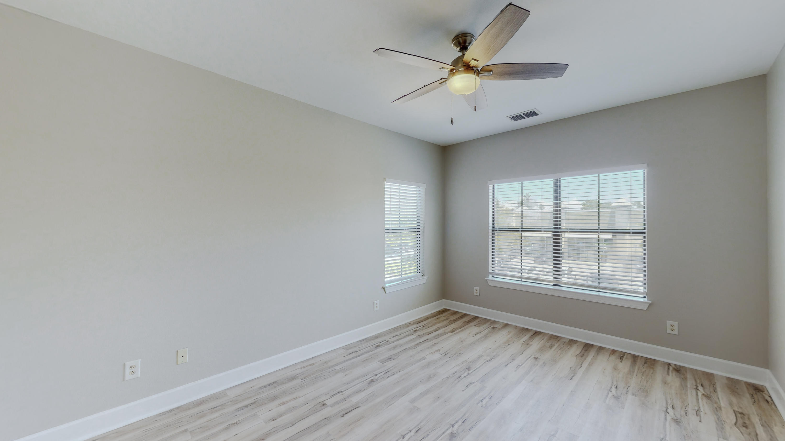 SOUTH HAVEN TOWNHOMES - Residential Lease