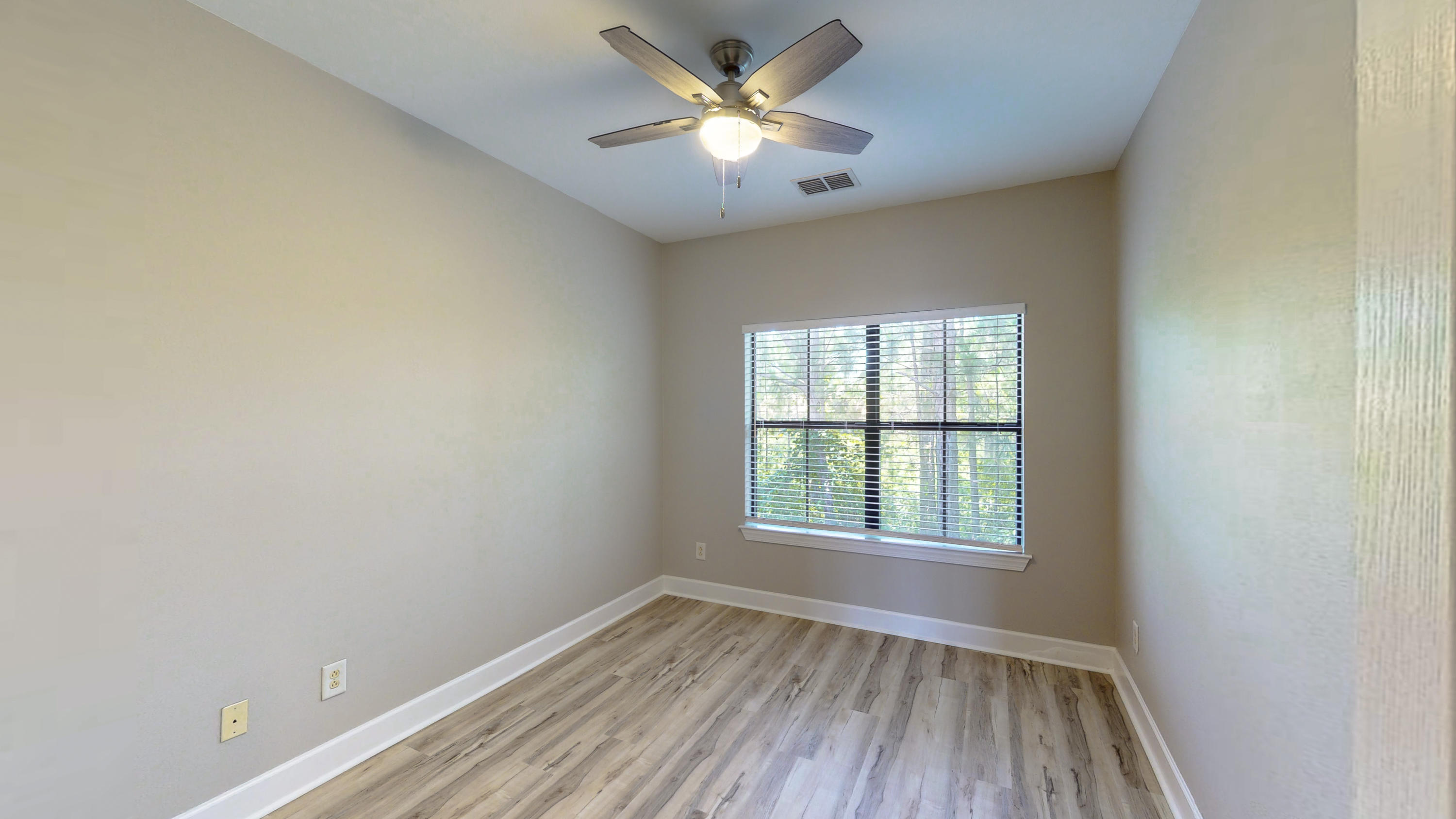SOUTH HAVEN TOWNHOMES - Residential Lease