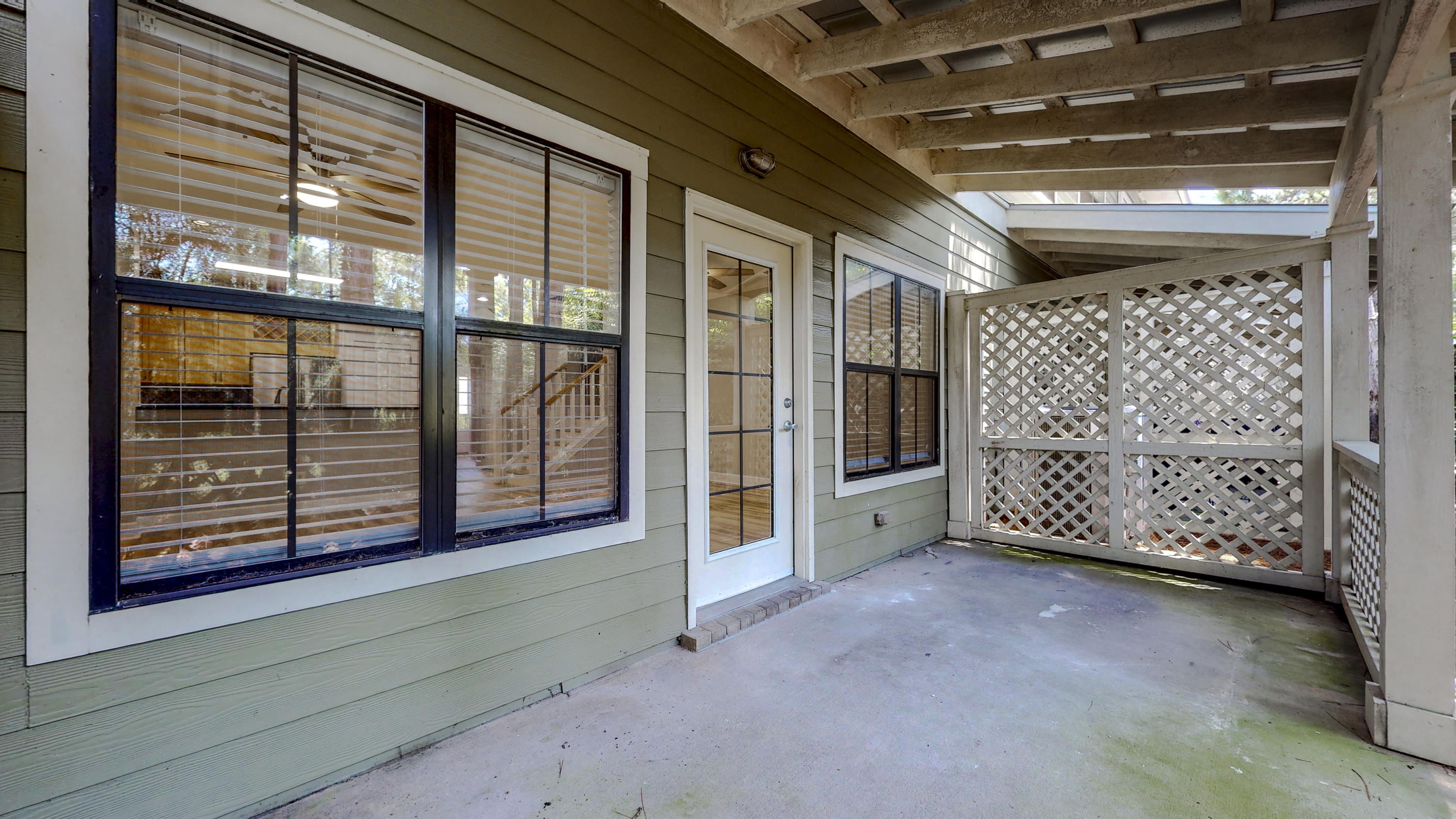 SOUTH HAVEN TOWNHOMES - Residential Lease