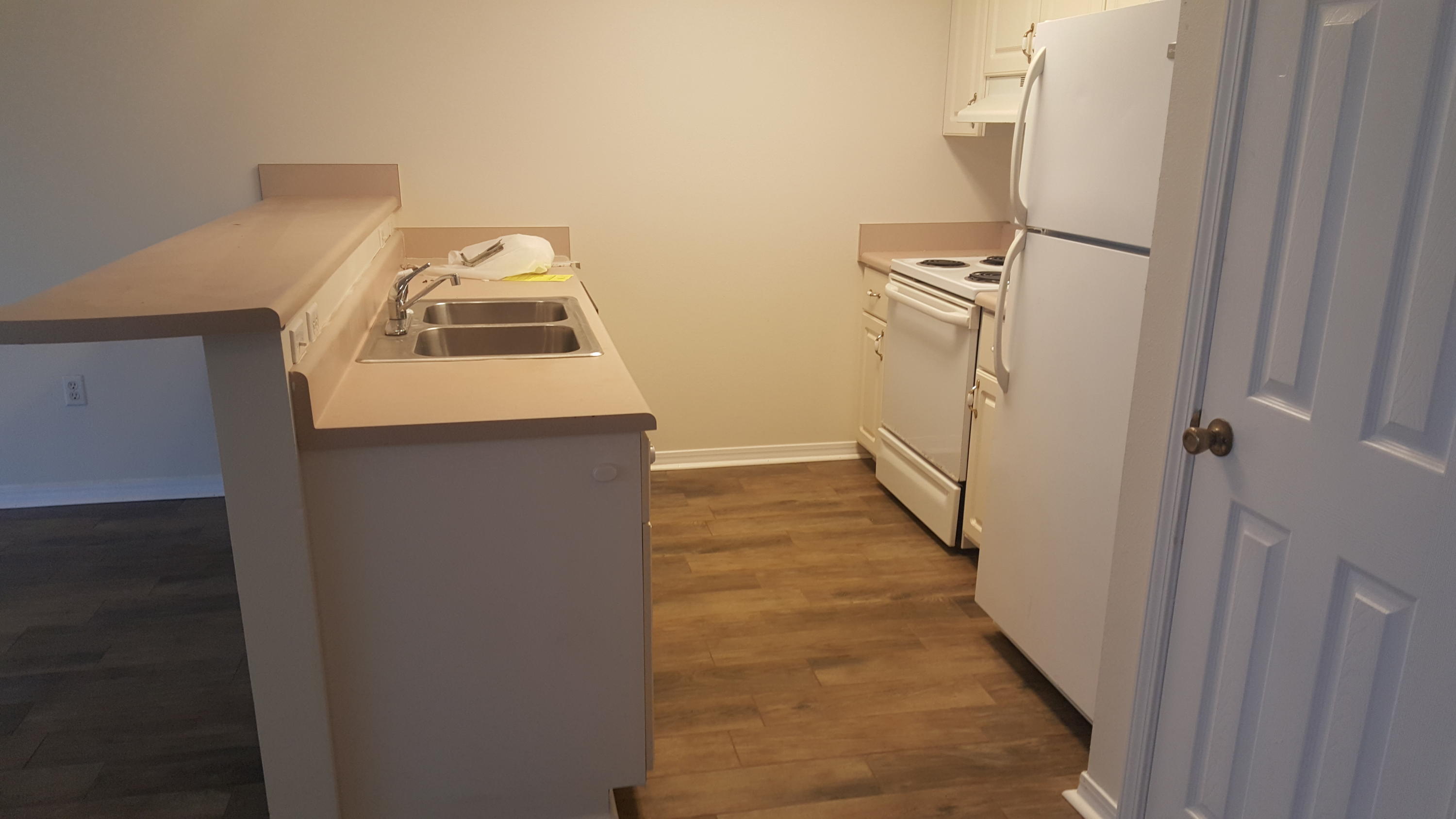 DOMENICAS COVE T/H - Residential Lease