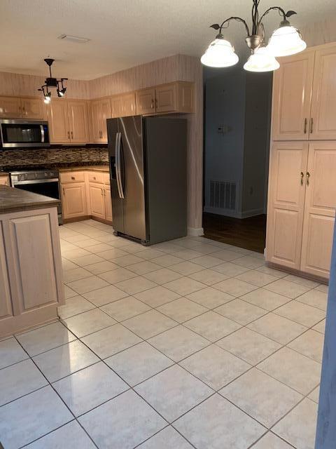 LAKE LORRAINE ESTATES 3 - Residential Lease