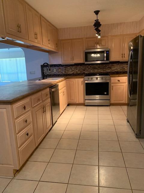 LAKE LORRAINE ESTATES 3 - Residential Lease