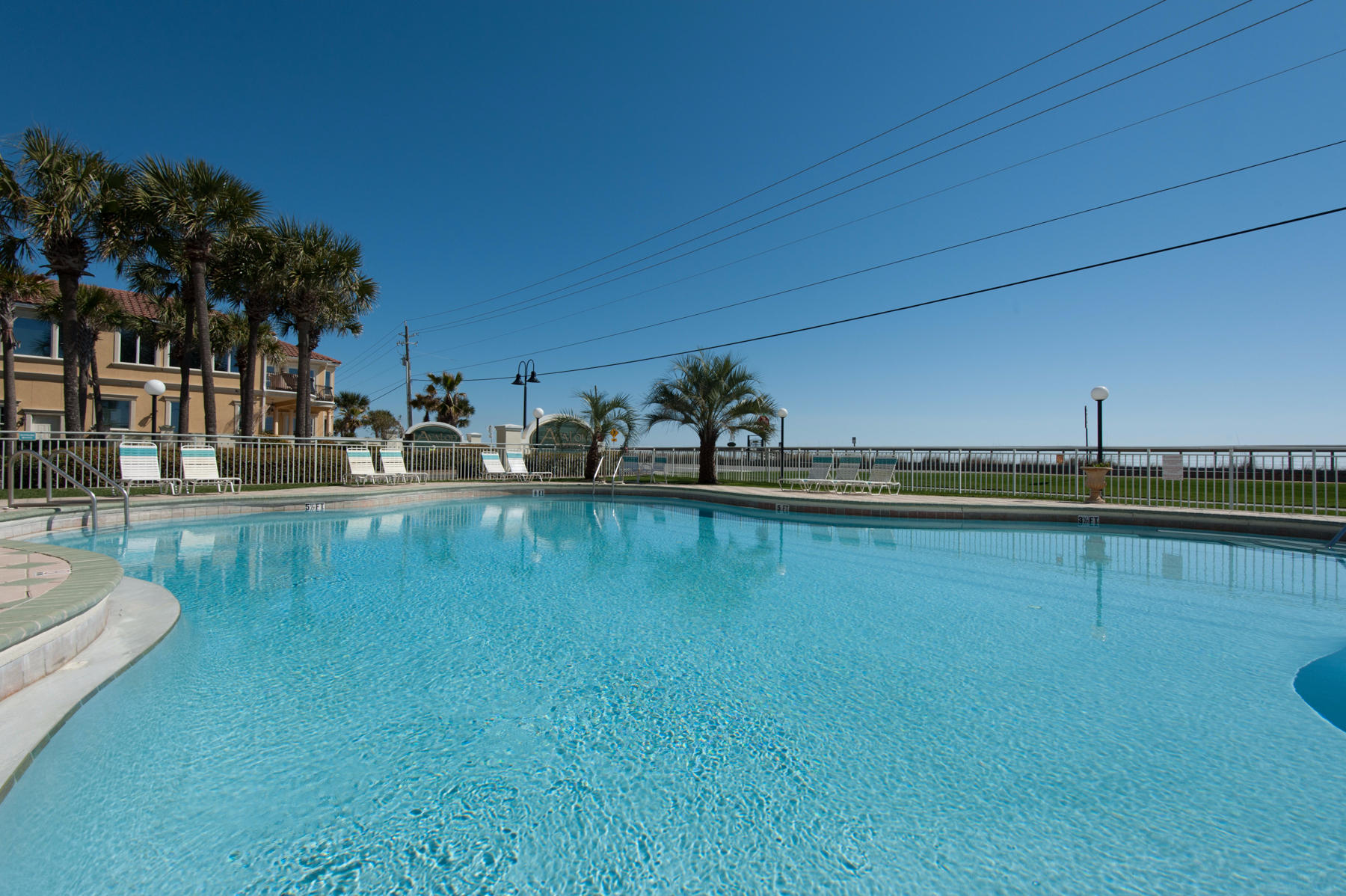 MARAVILLA CONDO 1 - Residential