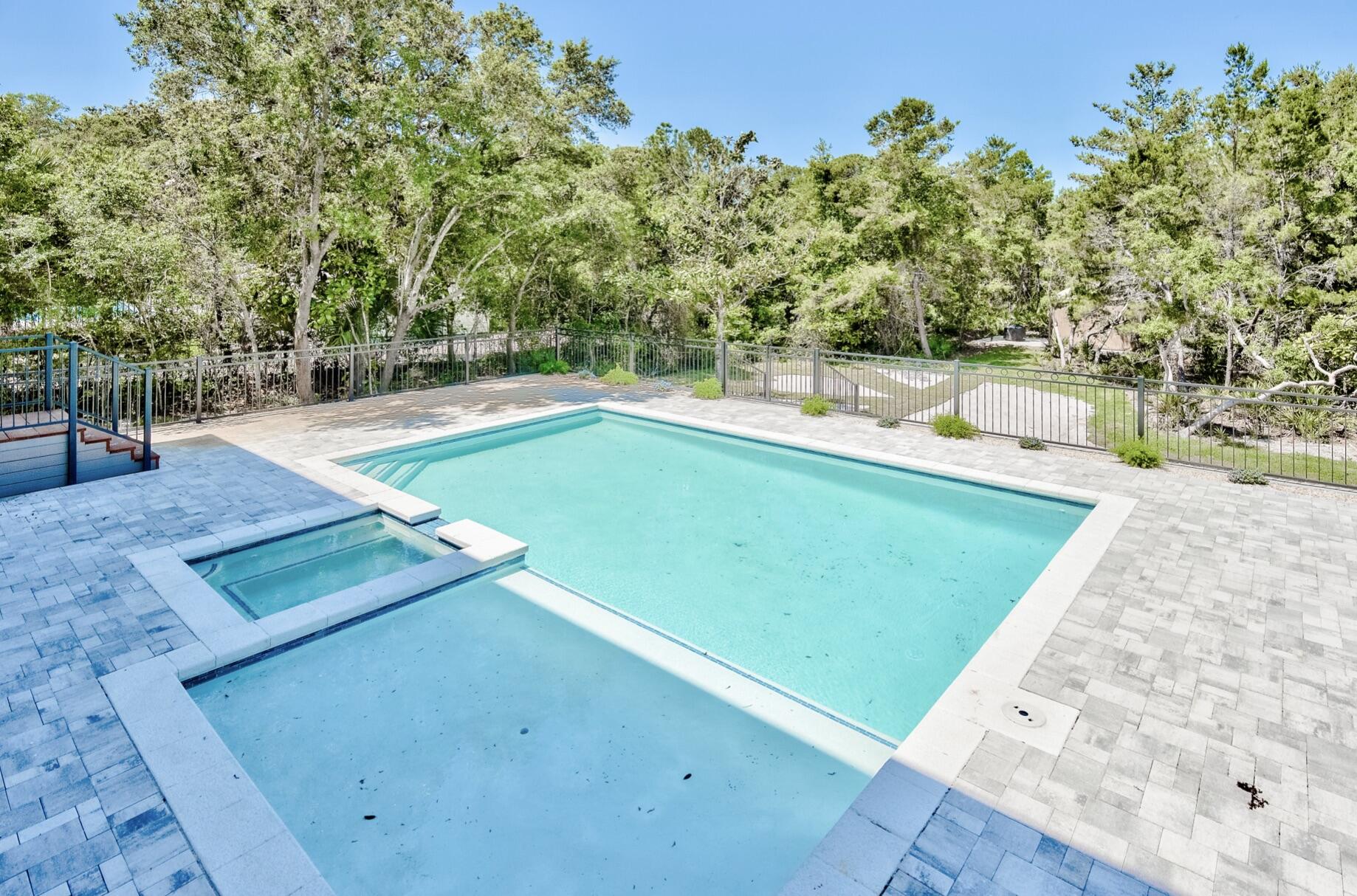 GULF PINES - Residential