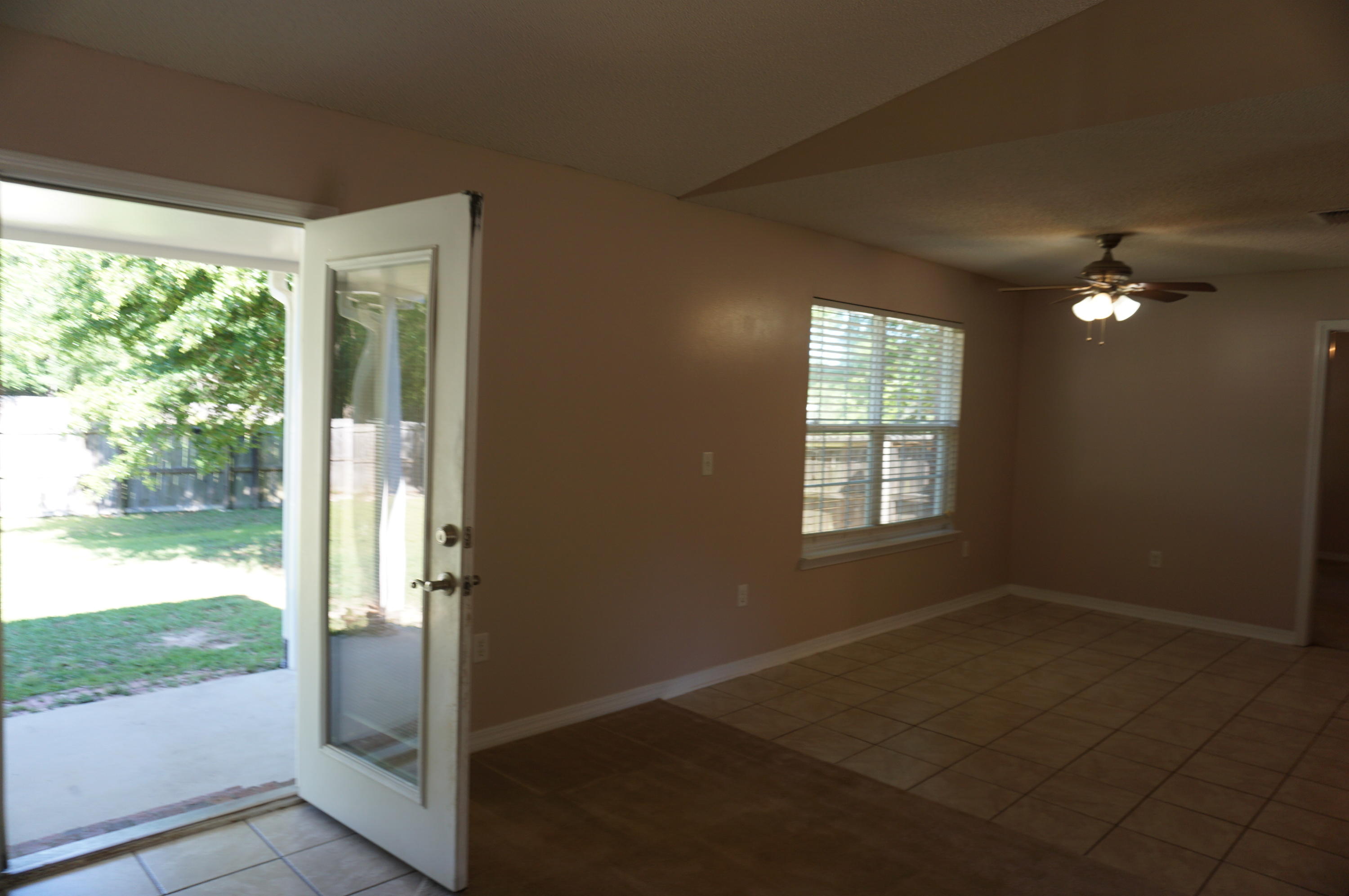 HIDDEN SPRINGS - Residential Lease
