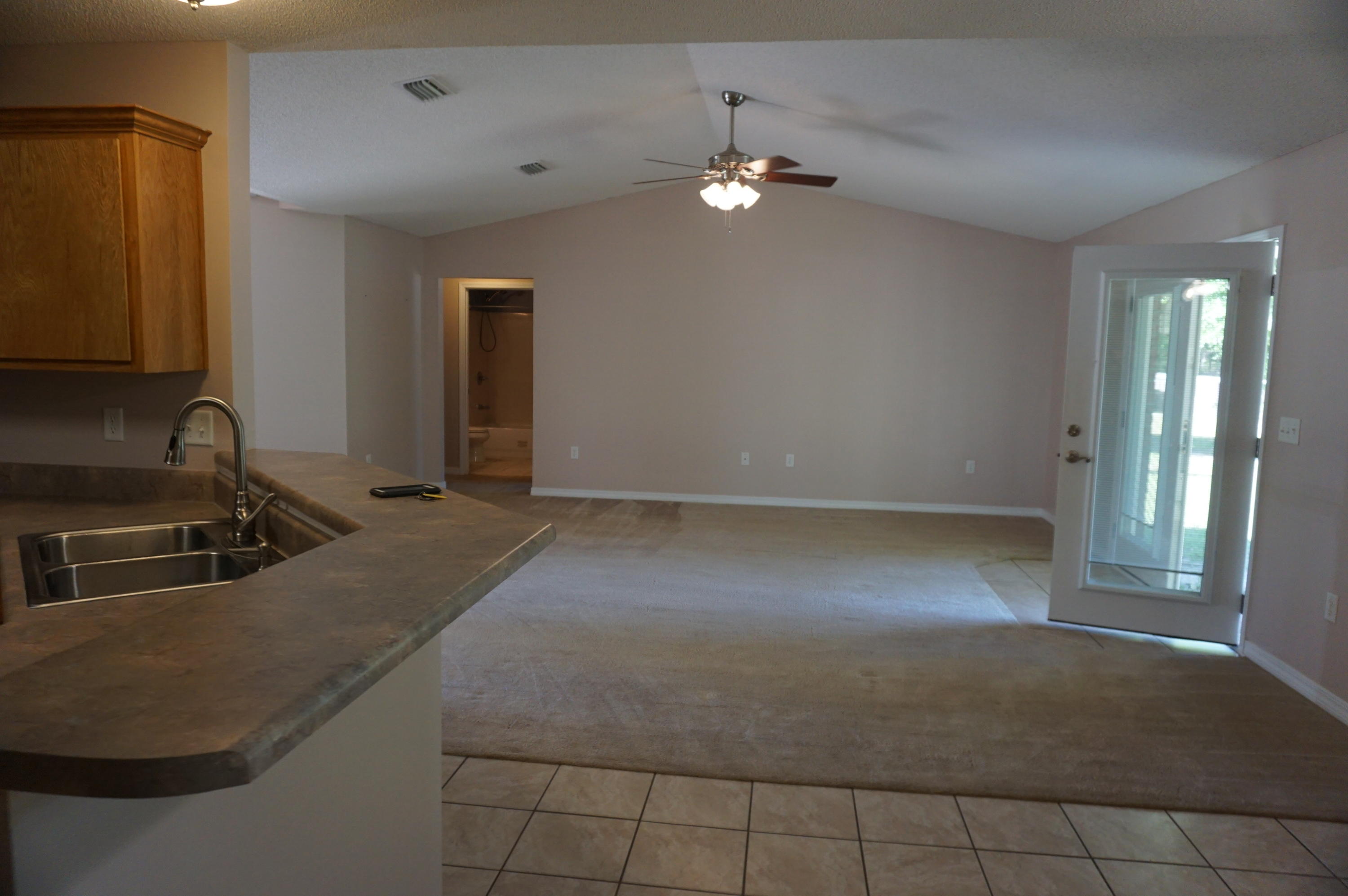 HIDDEN SPRINGS - Residential Lease