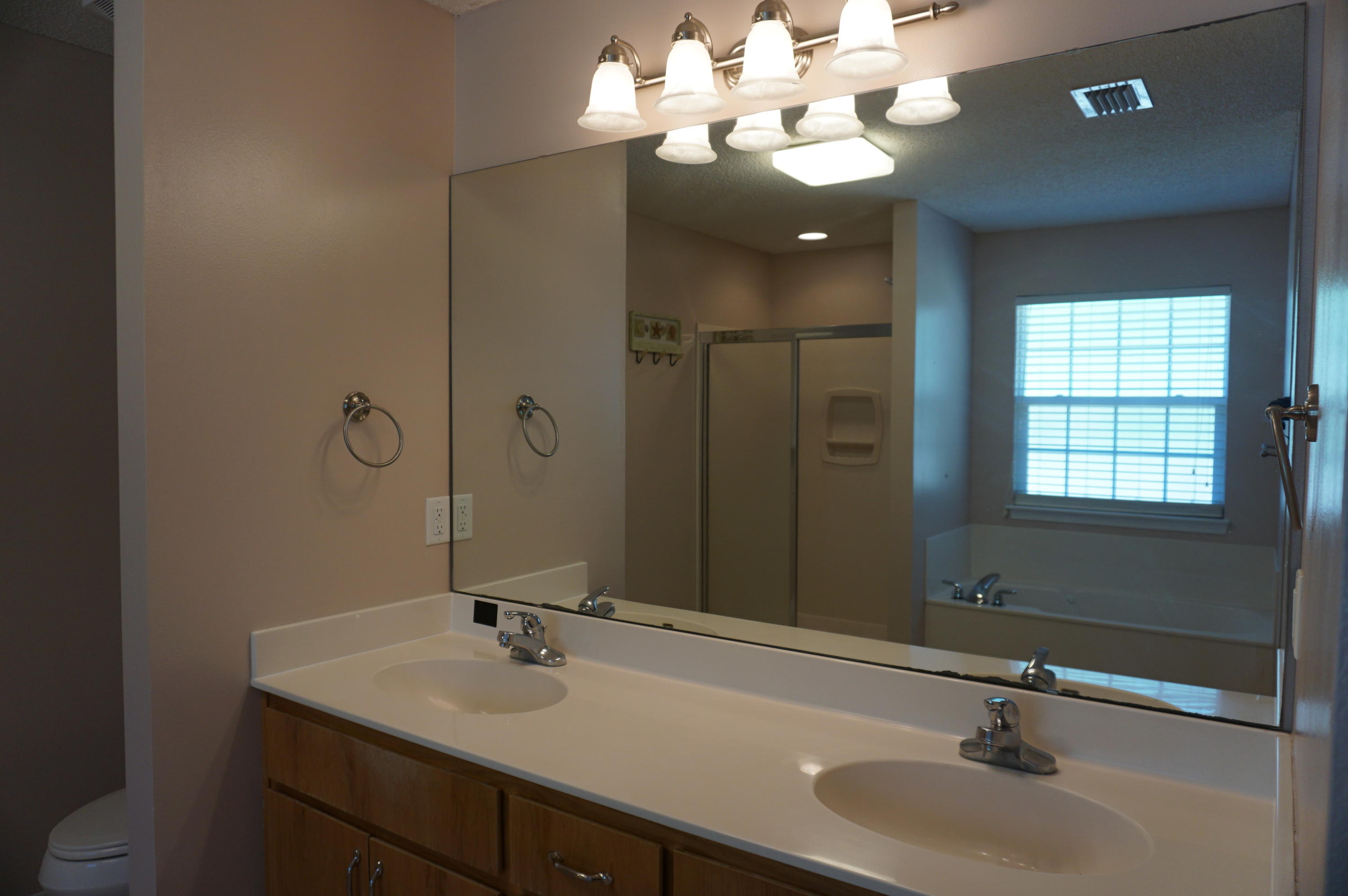 HIDDEN SPRINGS - Residential Lease