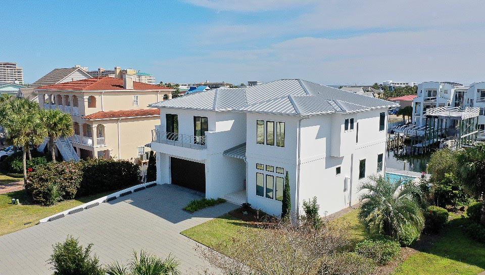 HOLIDAY ISLE - Residential