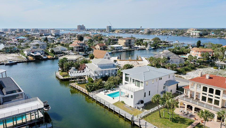HOLIDAY ISLE - Residential