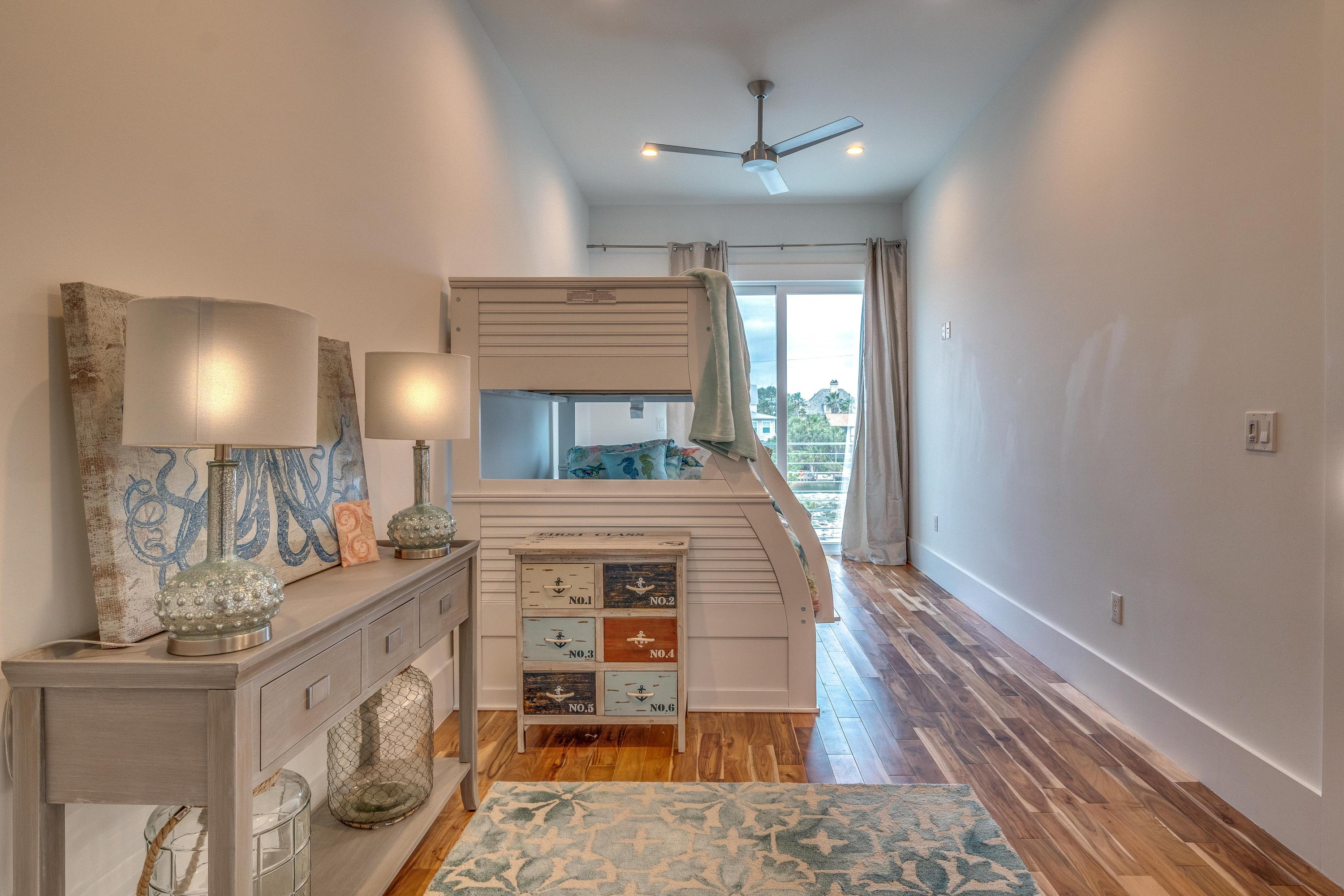 HOLIDAY ISLE - Residential