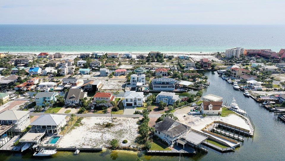 HOLIDAY ISLE - Residential