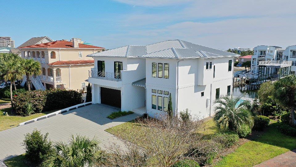 HOLIDAY ISLE - Residential
