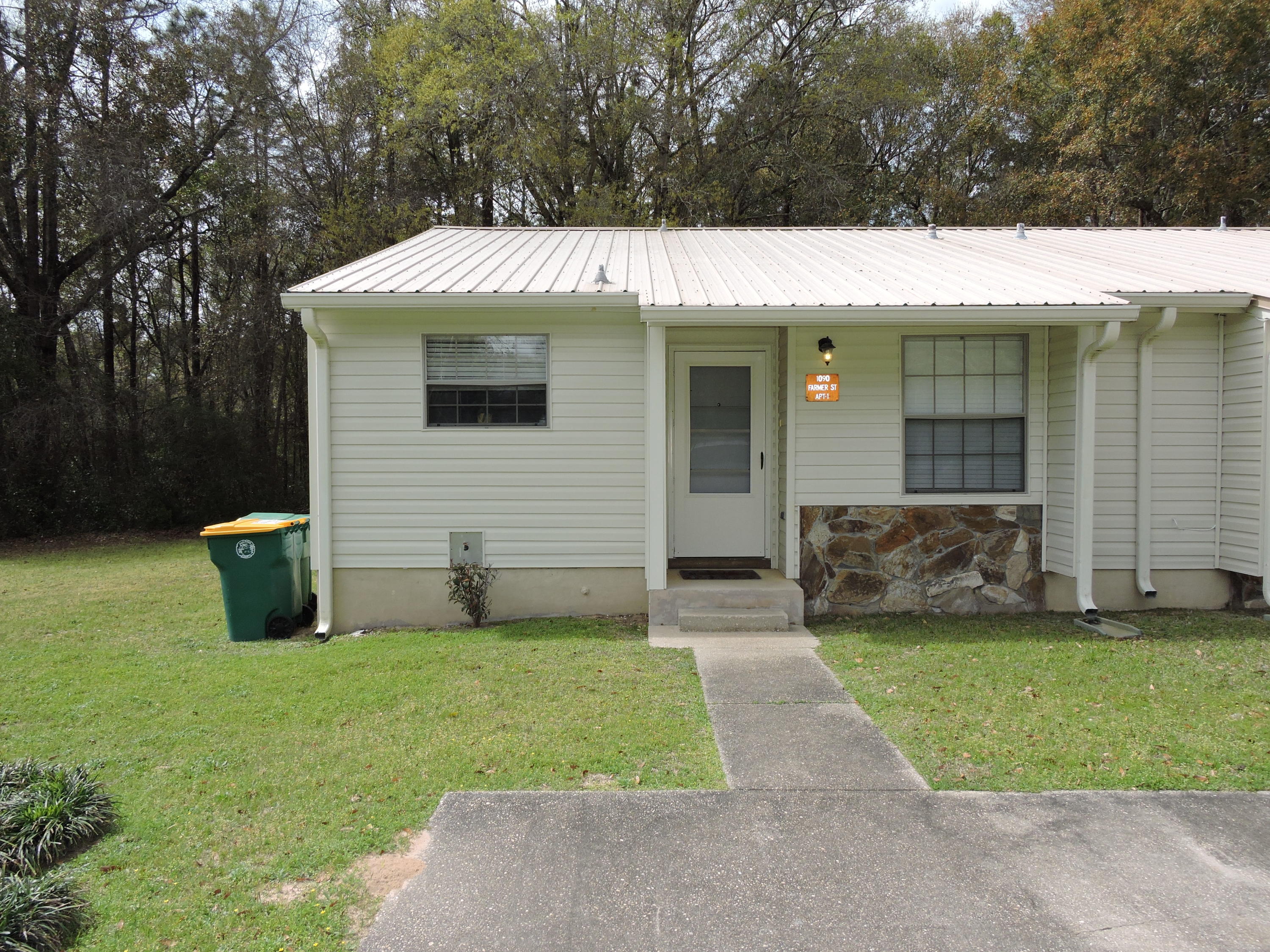 OAKDALE MINI FARMS - Residential Lease