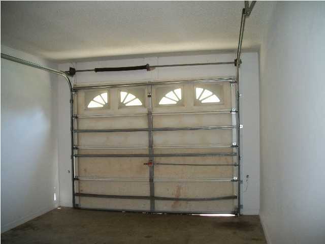 OAKDALE MINI FARMS RESUB BLK 18 - Residential Lease