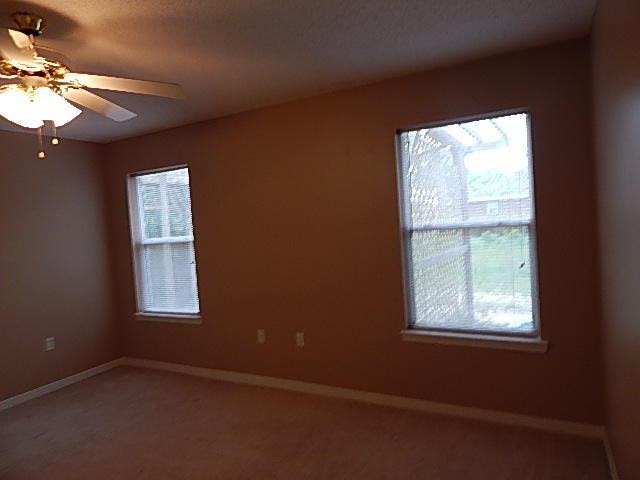 OAKDALE MINI FARMS RESUB BLK 18 - Residential Lease