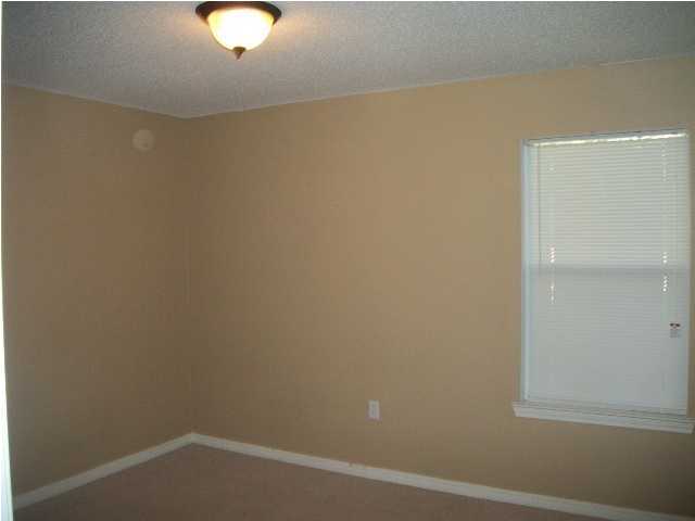 OAKDALE MINI FARMS RESUB BLK 18 - Residential Lease