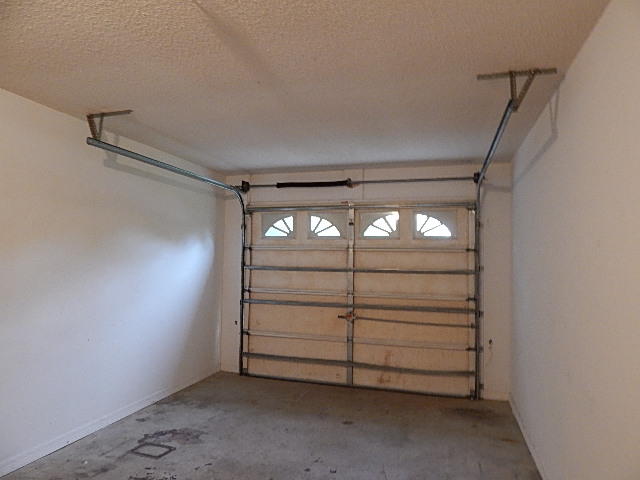 OAKDALE MINI FARMS RESUB BLK 18 - Residential Lease