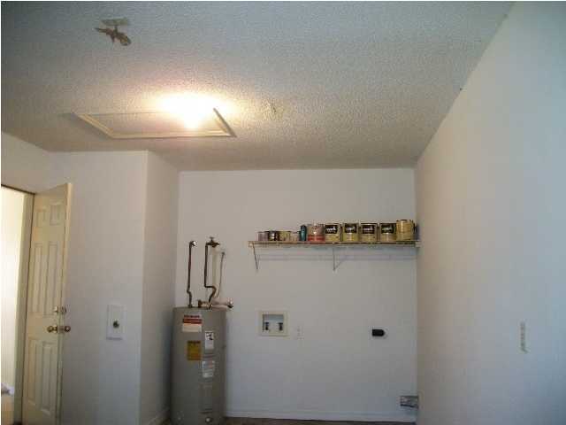OAKDALE MINI FARMS RESUB BLK 18 - Residential Lease