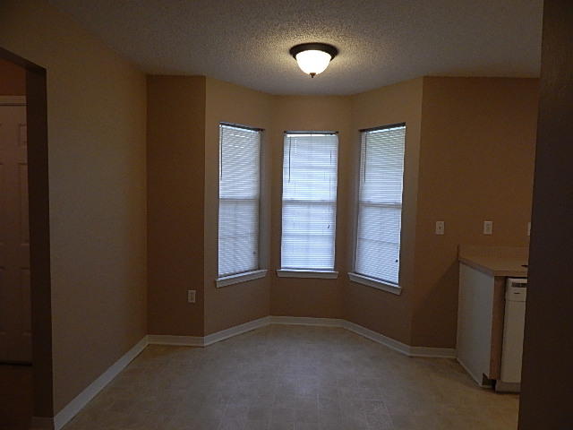 OAKDALE MINI FARMS RESUB BLK 18 - Residential Lease