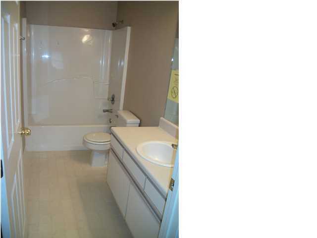 OAKDALE MINI FARMS RESUB BLK 18 - Residential Lease