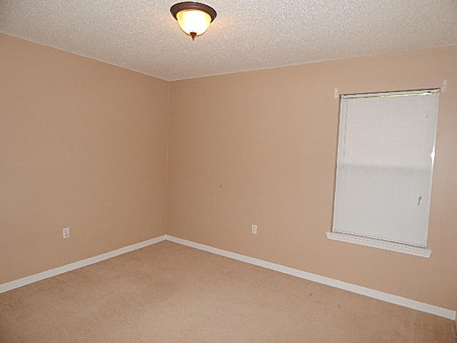 OAKDALE MINI FARMS RESUB BLK 18 - Residential Lease