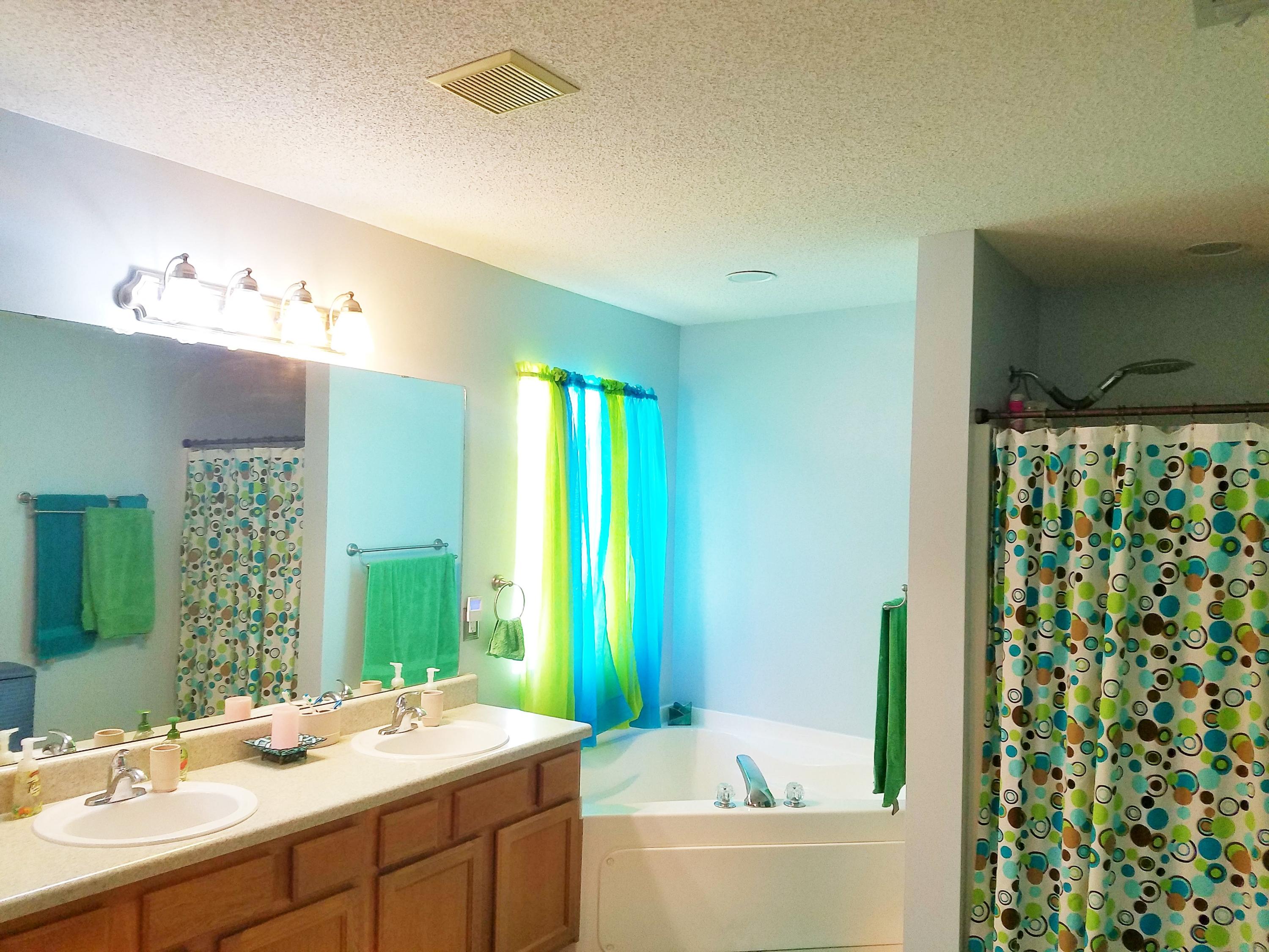 HIDDEN SPRINGS - Residential Lease
