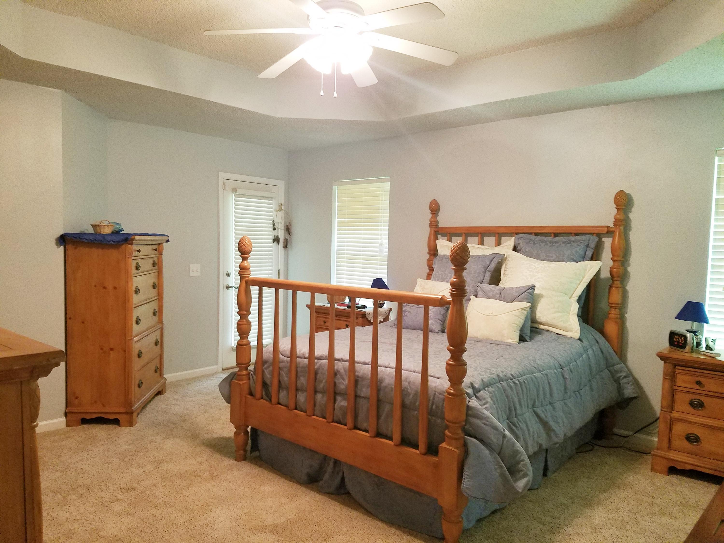 HIDDEN SPRINGS - Residential Lease
