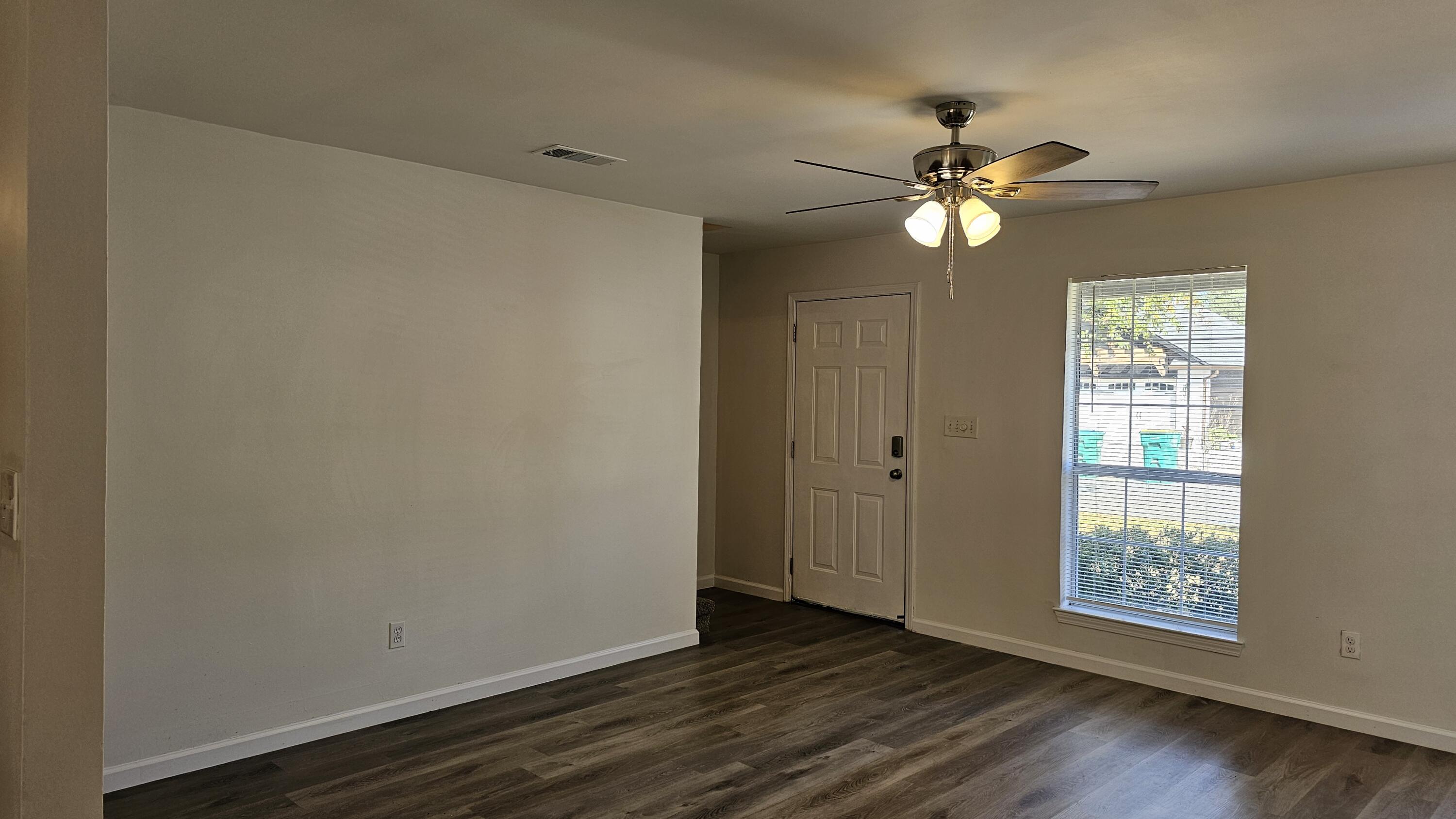 PARKWOOD PLACE AT BLUEWATER BAY - Residential Lease
