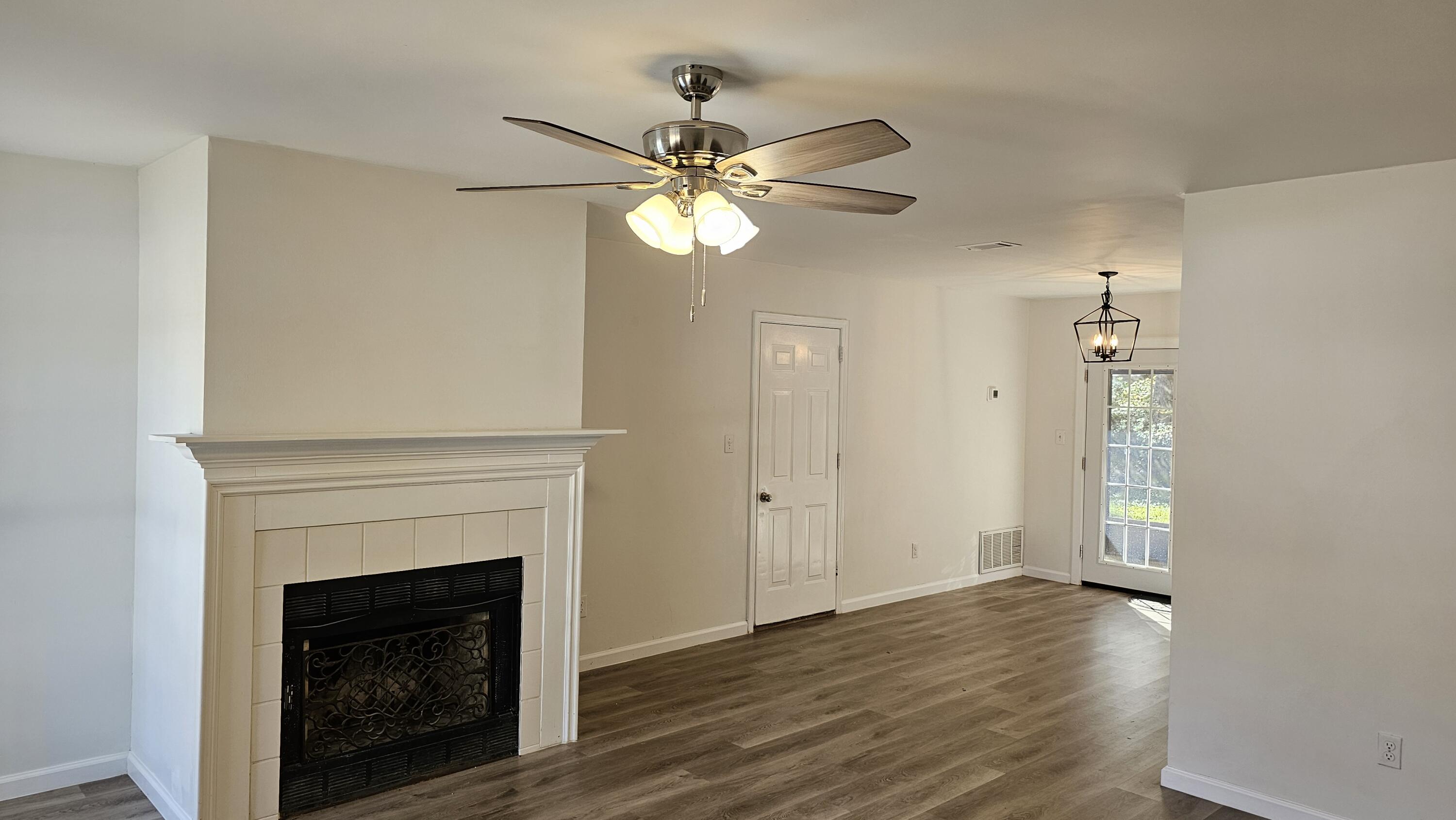 PARKWOOD PLACE AT BLUEWATER BAY - Residential Lease