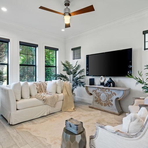 VILLA LAGO - Residential
