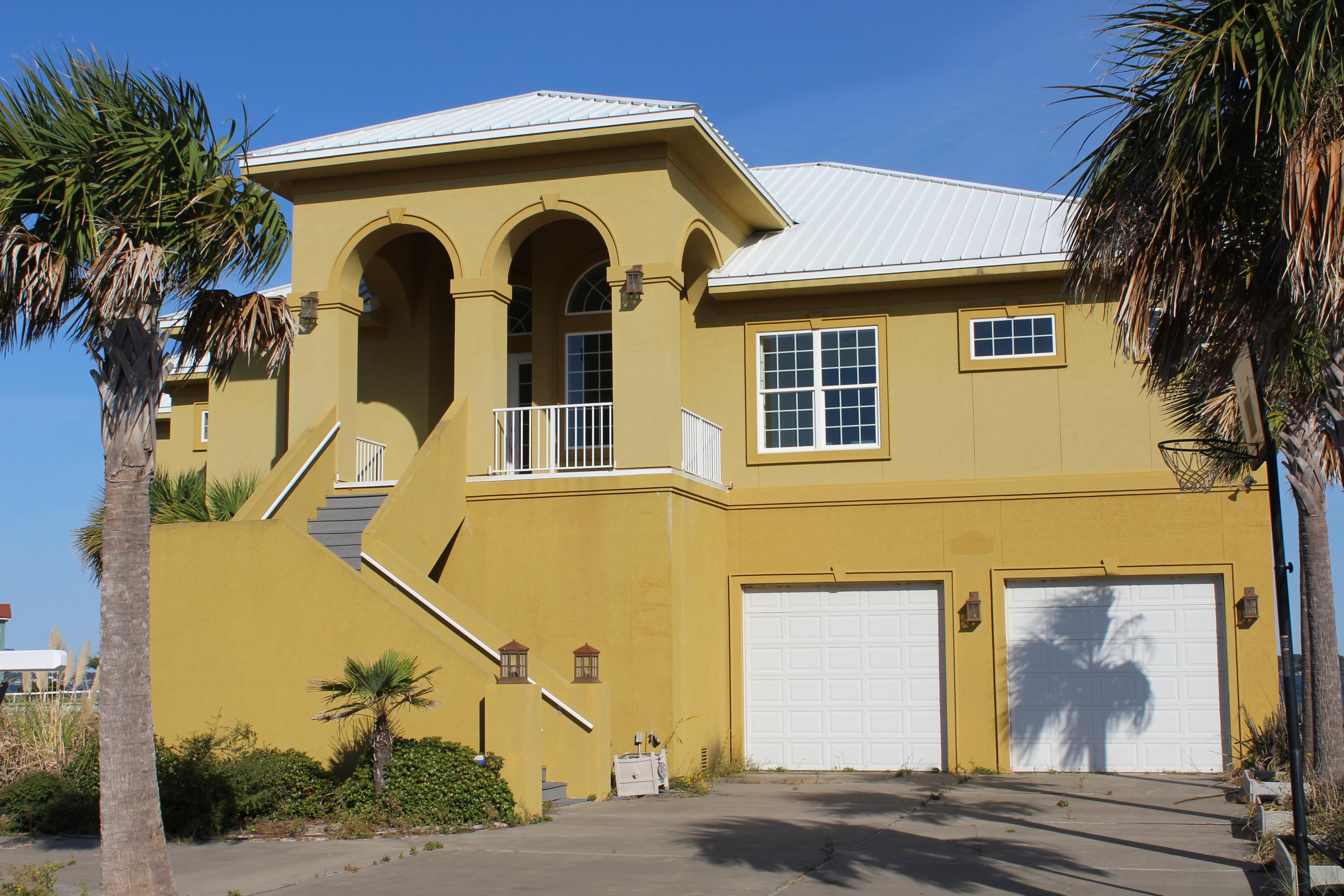 CARIBBEAN ISLES - Residential