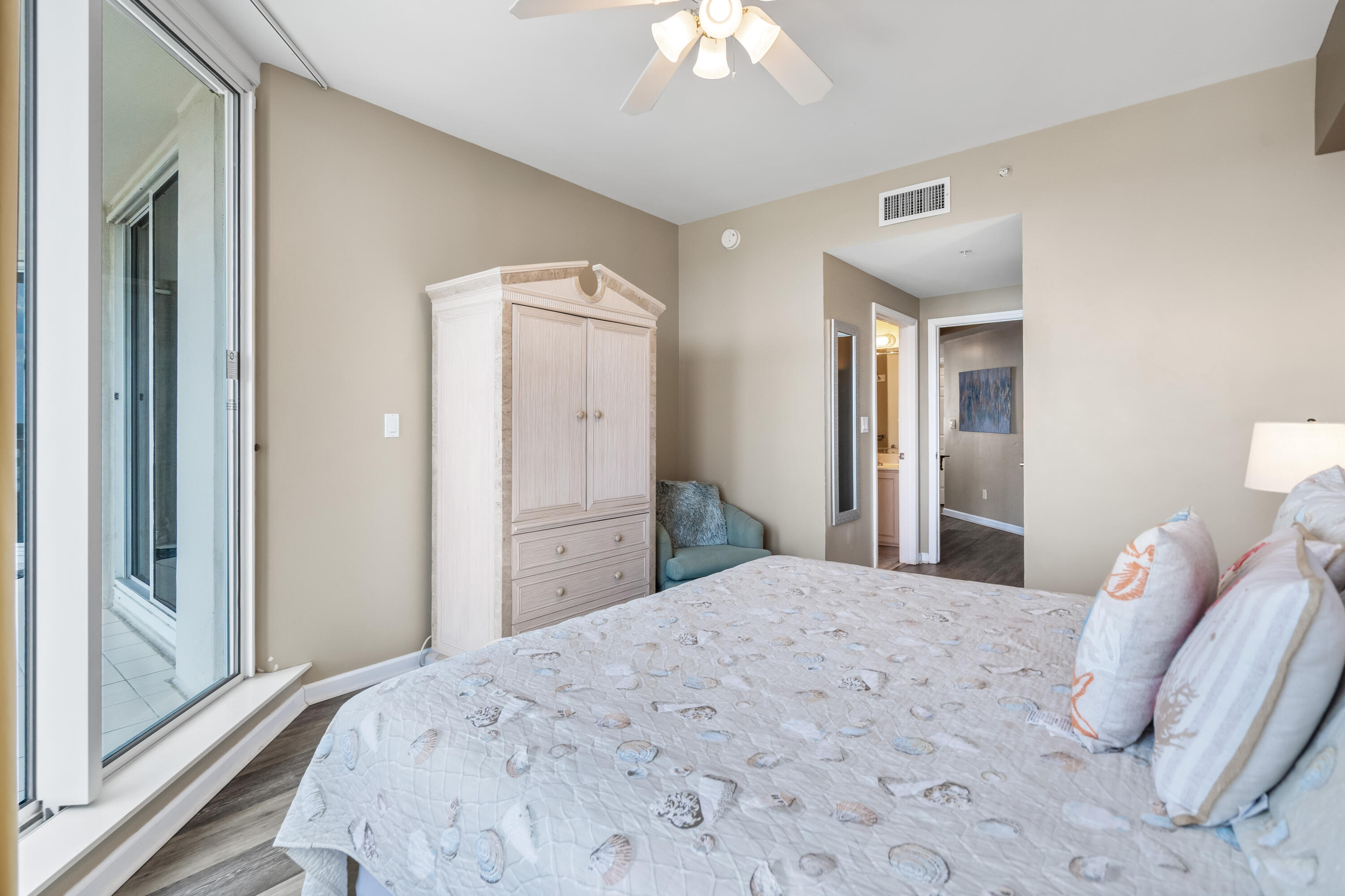 SILVER BEACH TOWERS - Residential