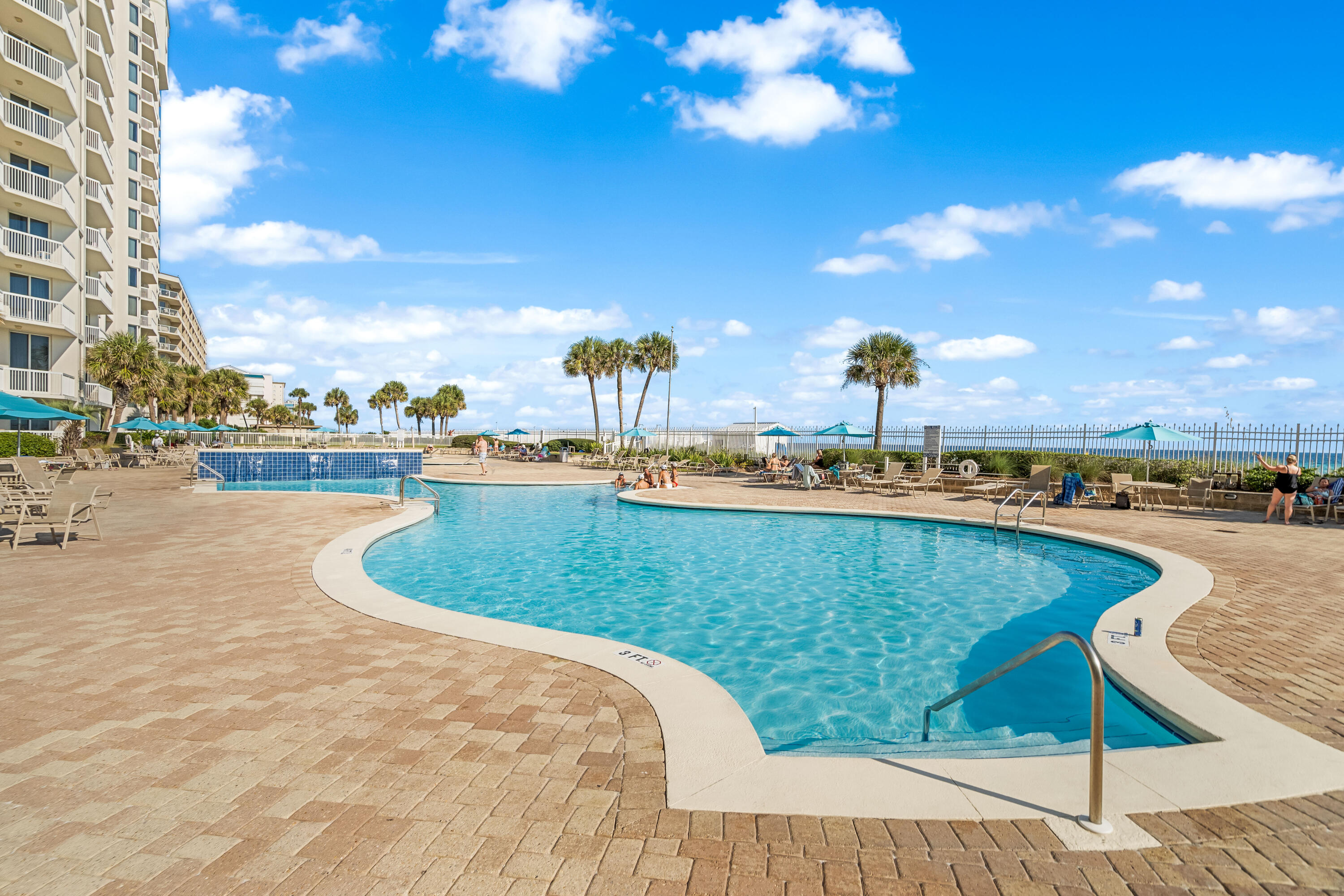 SILVER BEACH TOWERS - Residential